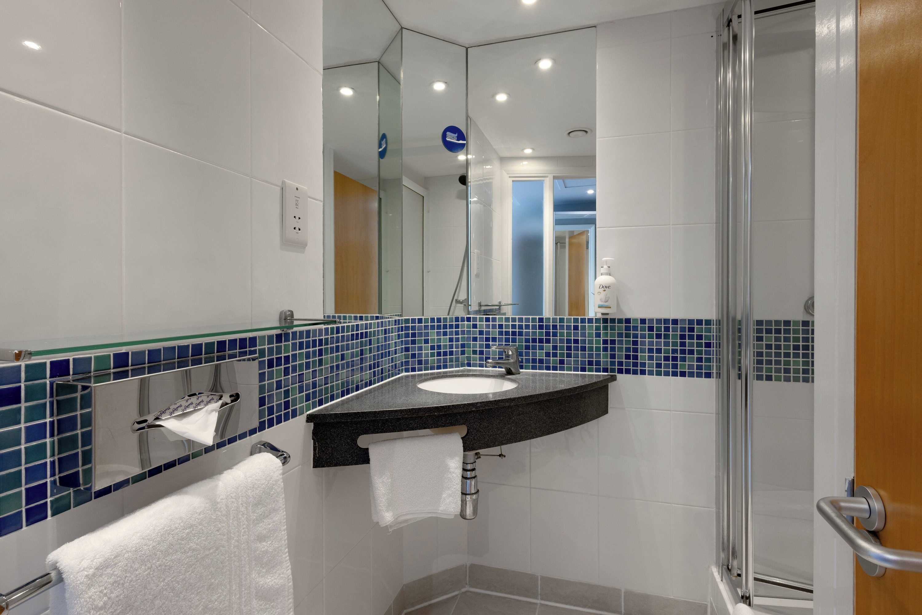 Gift card for Holiday Inn Express Norwich by Ihg Gift card for Holiday Inn Express Norwich by Ihg