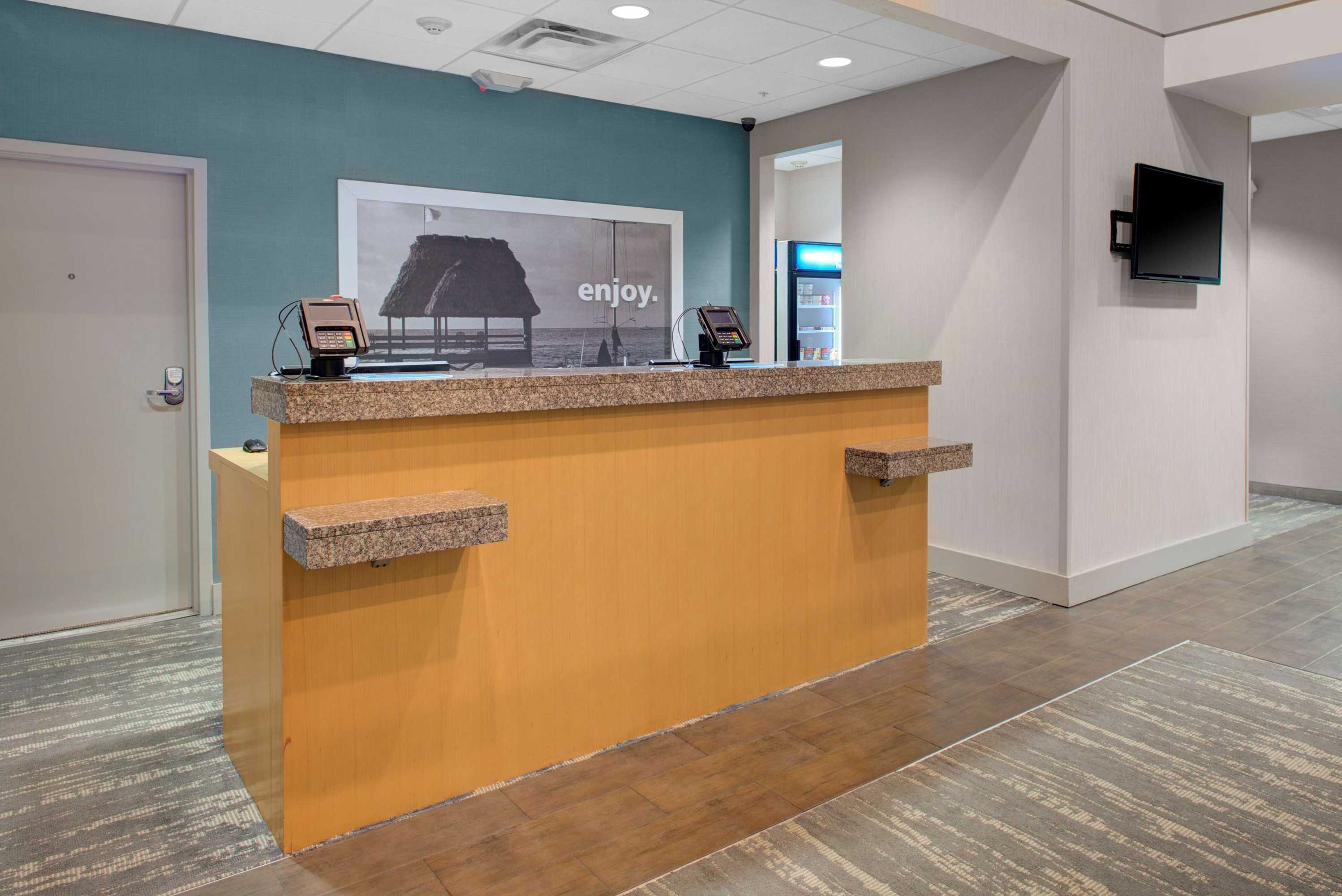 Gift card for Hampton Inn & Suites Sarasota/bradenton-Airport, FL Gift card for Hampton Inn & Suites Sarasota/bradenton-Airport, FL