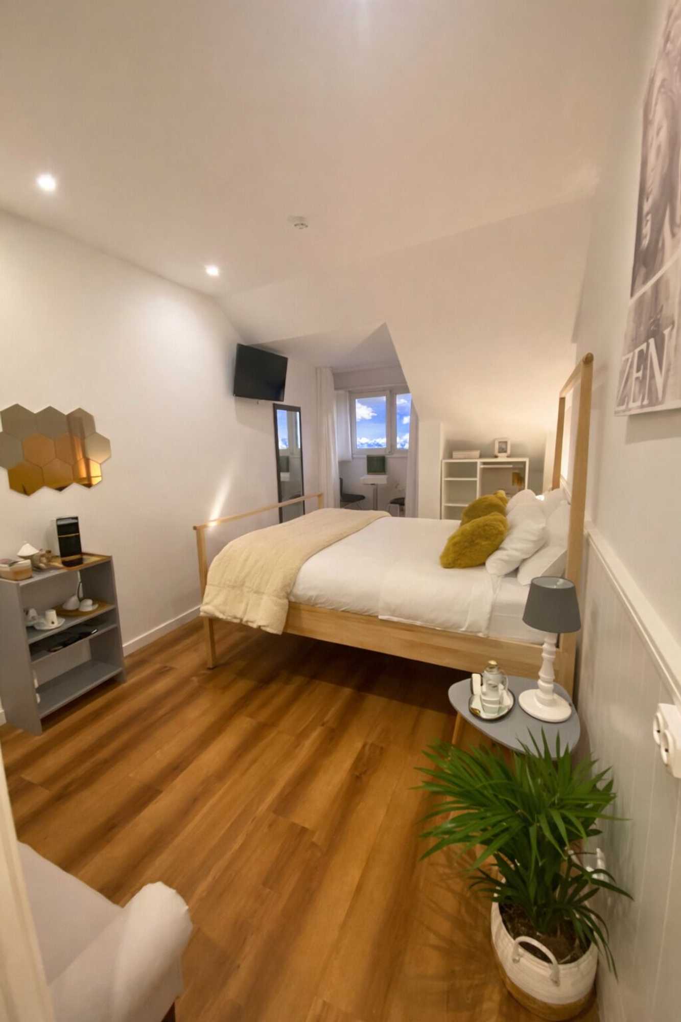 Gift card for Naval Guest House & Bistrô