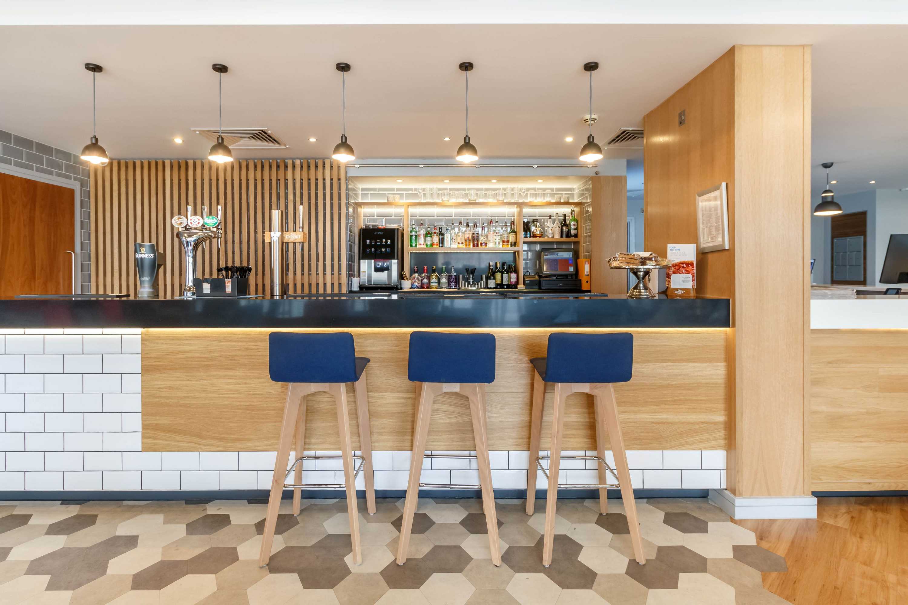 Gift card for Holiday Inn Express Walsall M6j10 by Ihg Gift card for Holiday Inn Express Walsall M6j10 by Ihg