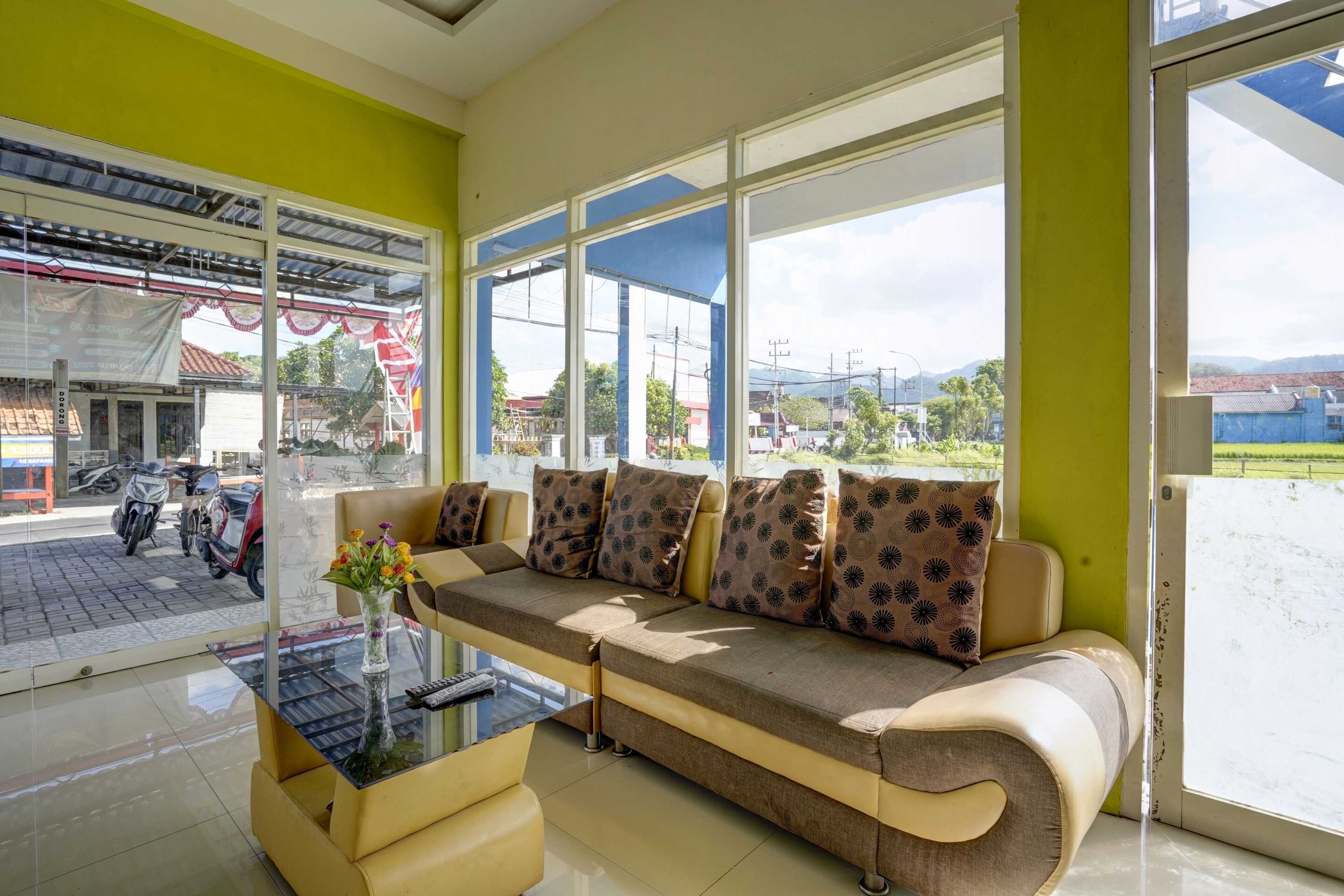 Gift card for Oyo 92907 Miranda Hotel Syariah Gift card for Oyo 92907 Miranda Hotel Syariah