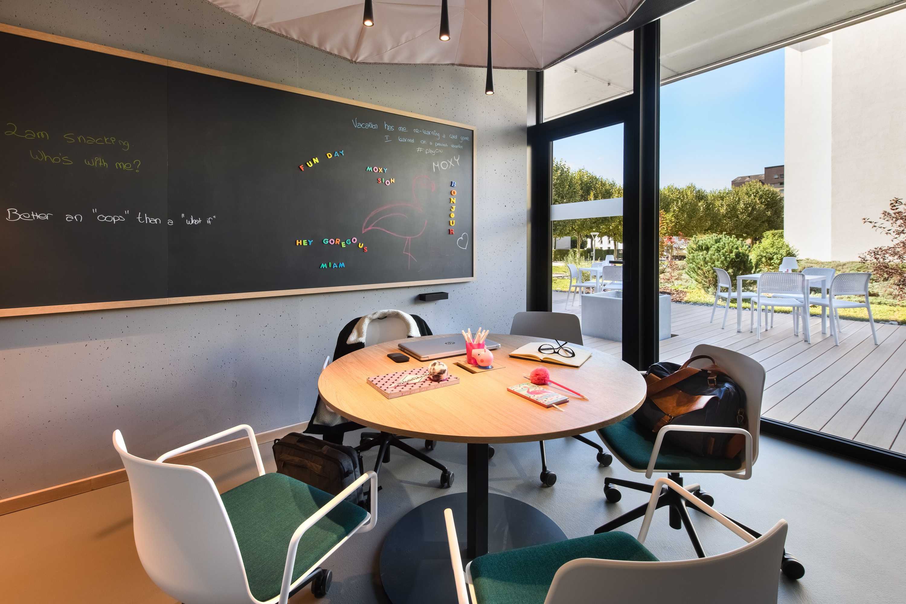 Gift card for Moxy Sion Gift card for Moxy Sion