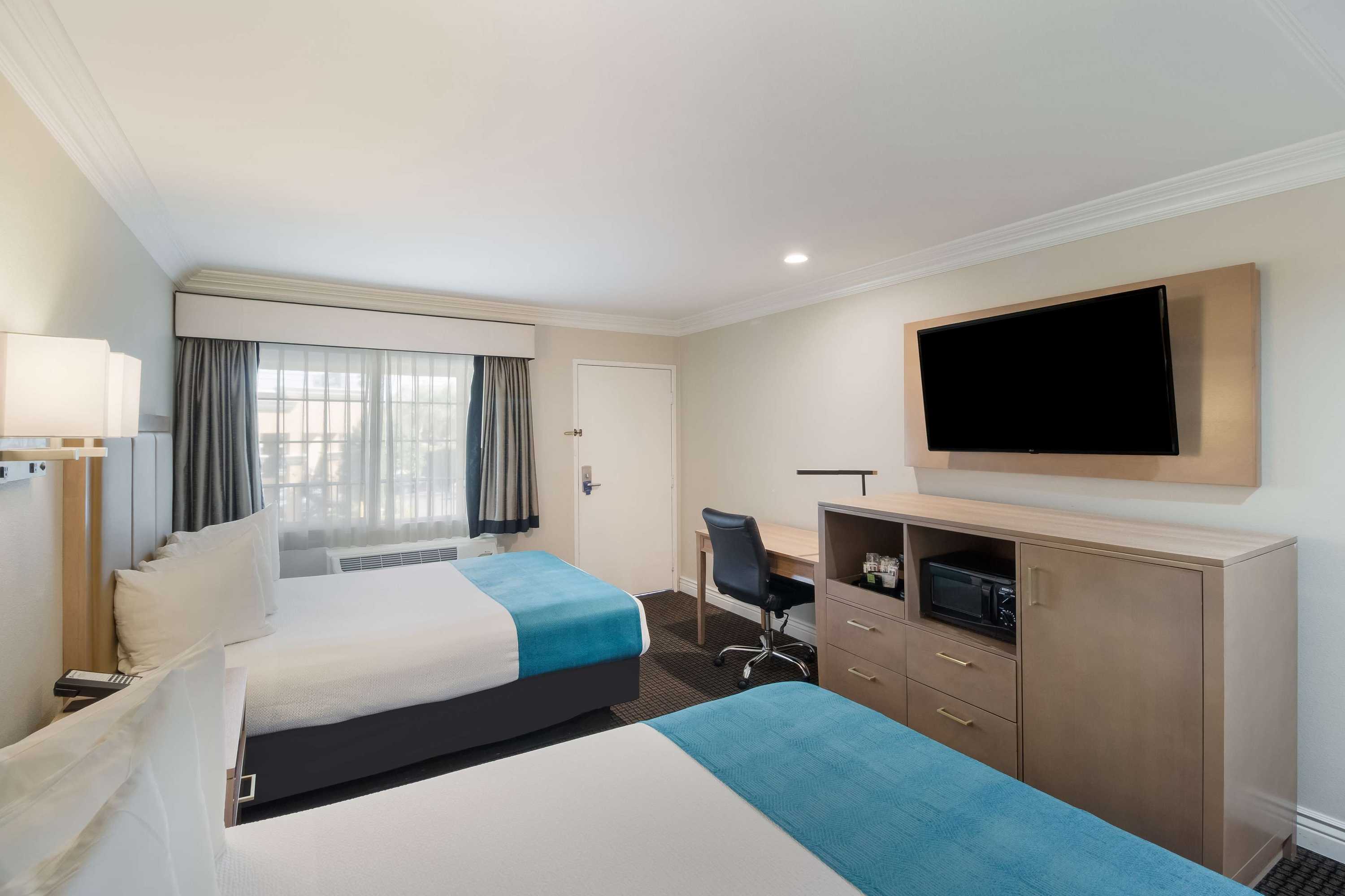 Gift card for Best Western Woodland Hills Inn Gift card for Best Western Woodland Hills Inn