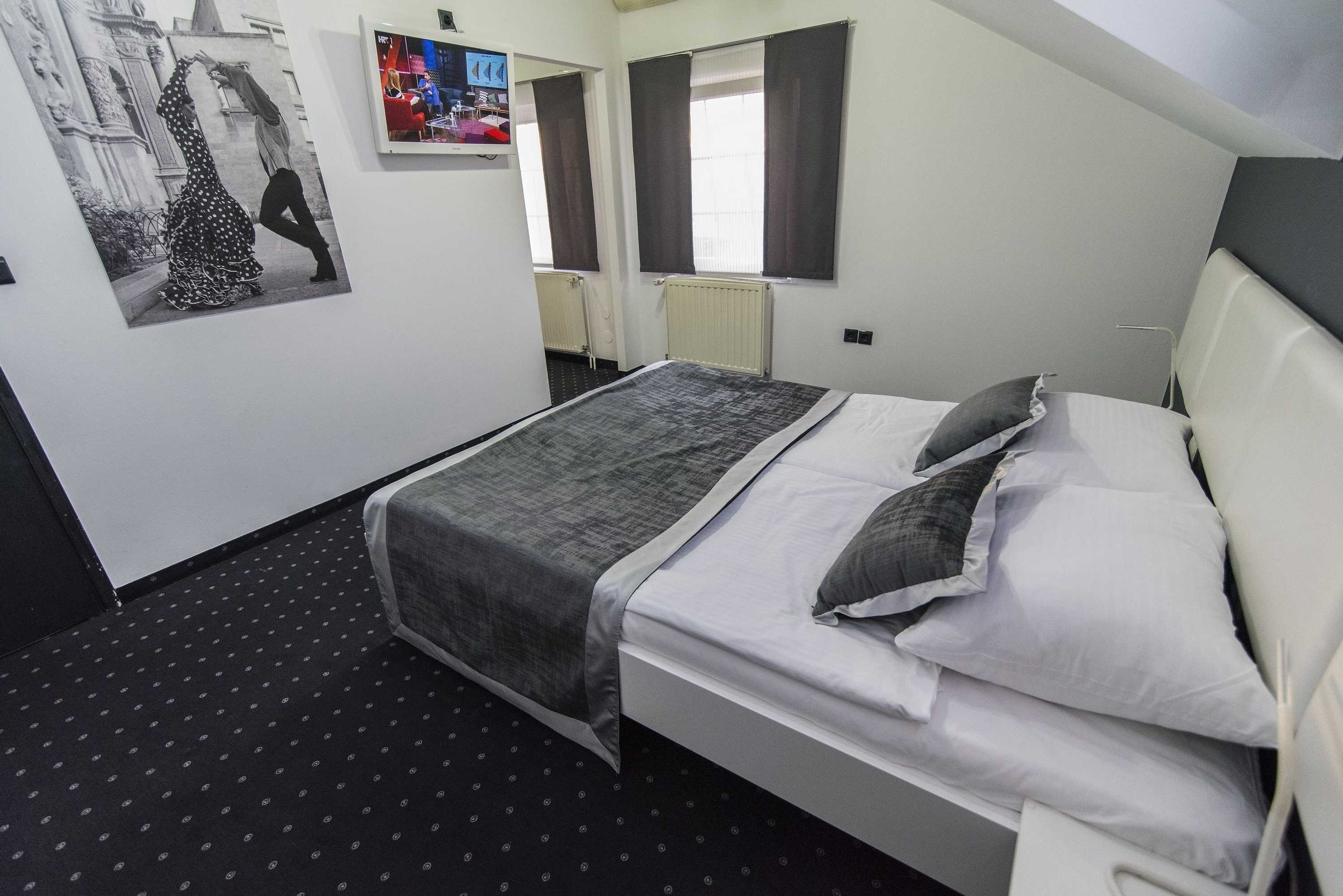 Gift card for Hotel Cool Zagreb Airport Gift card for Hotel Cool Zagreb Airport