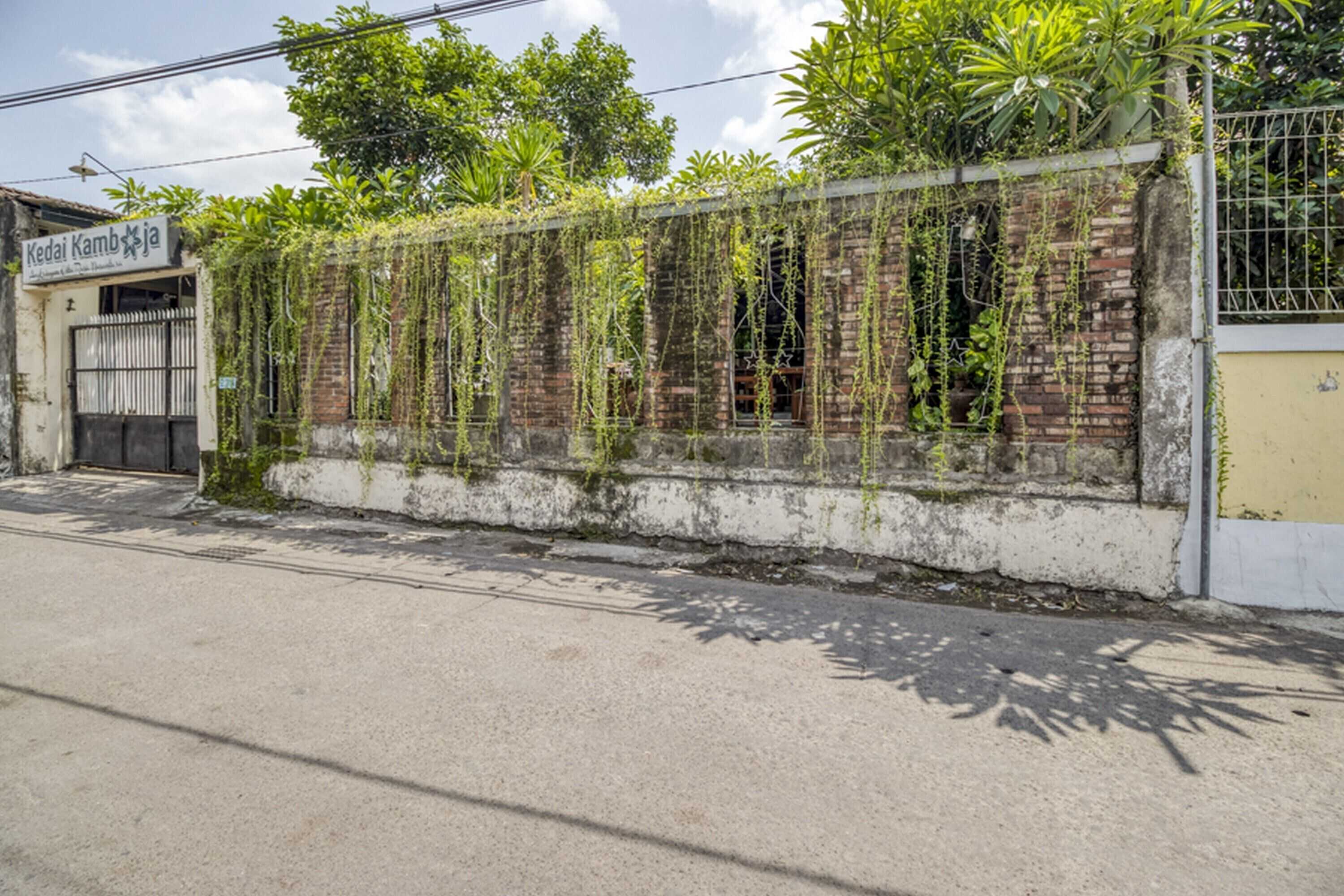 Gift card for Reddoorz Hostel Near Adisucipto Airport Yogyakarta