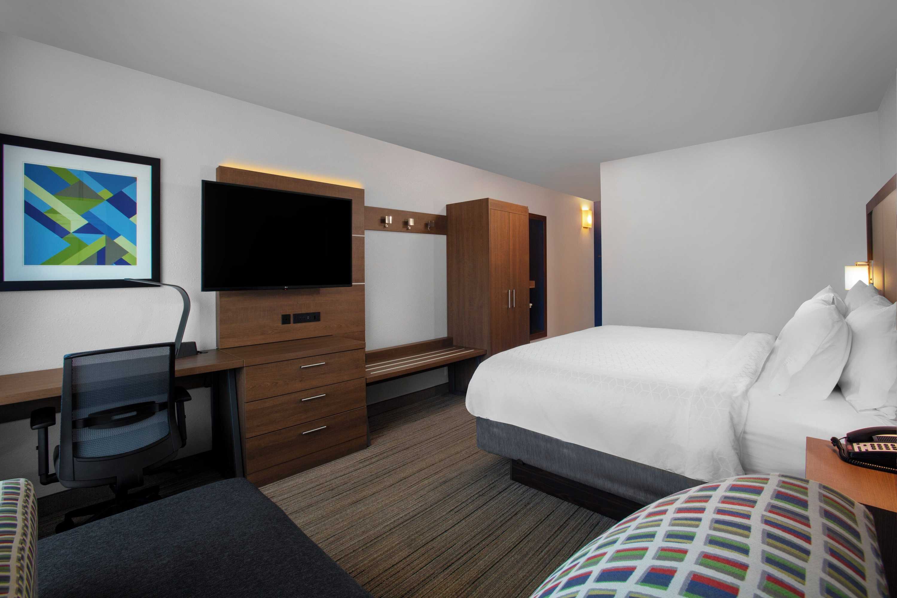 Gift card for Holiday Inn Express Charleston-Civic Center by Ihg Gift card for Holiday Inn Express Charleston-Civic Center by Ihg