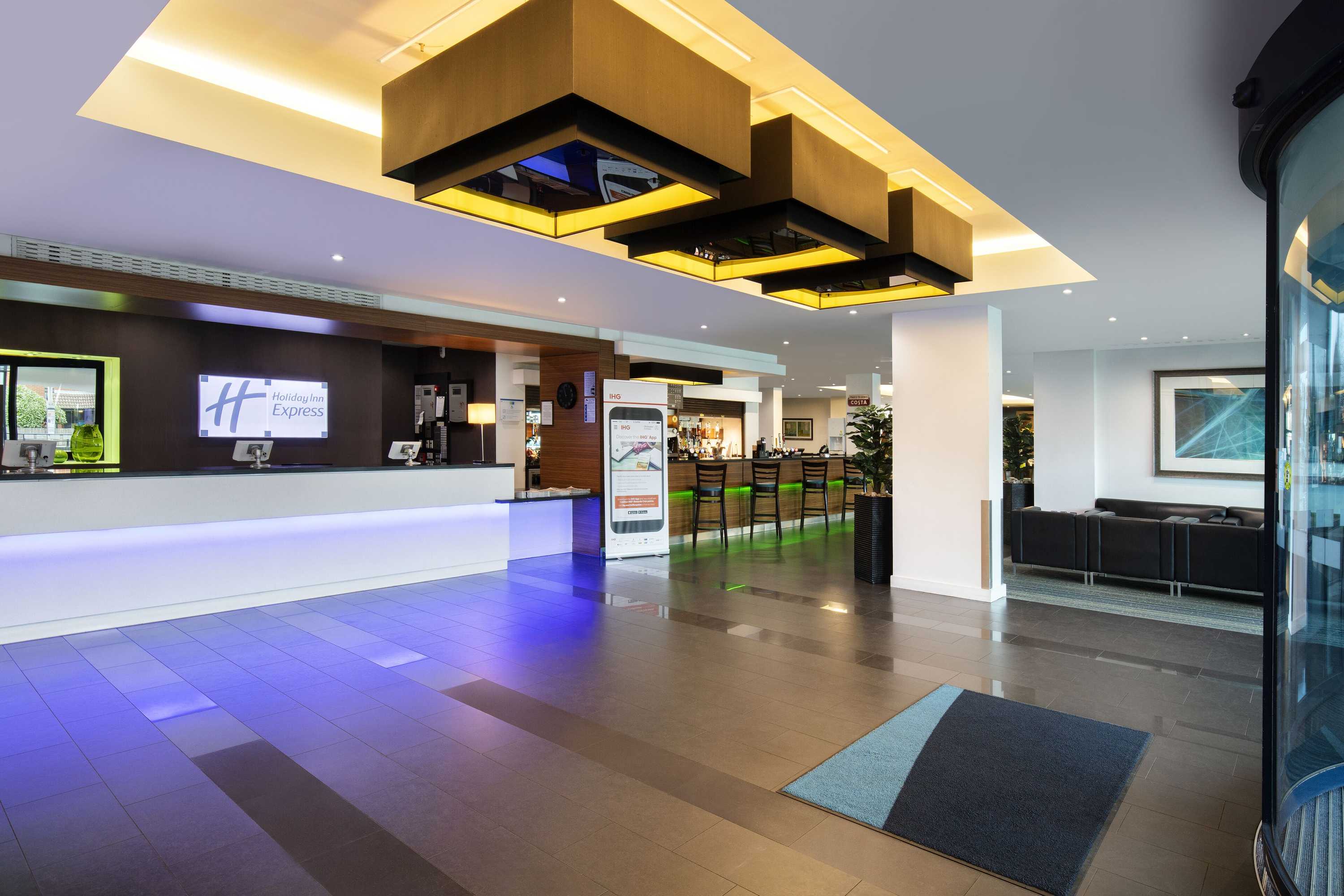 Gift card for Holiday Inn Express London Heathrow T5 by Ihg Gift card for Holiday Inn Express London Heathrow T5 by Ihg