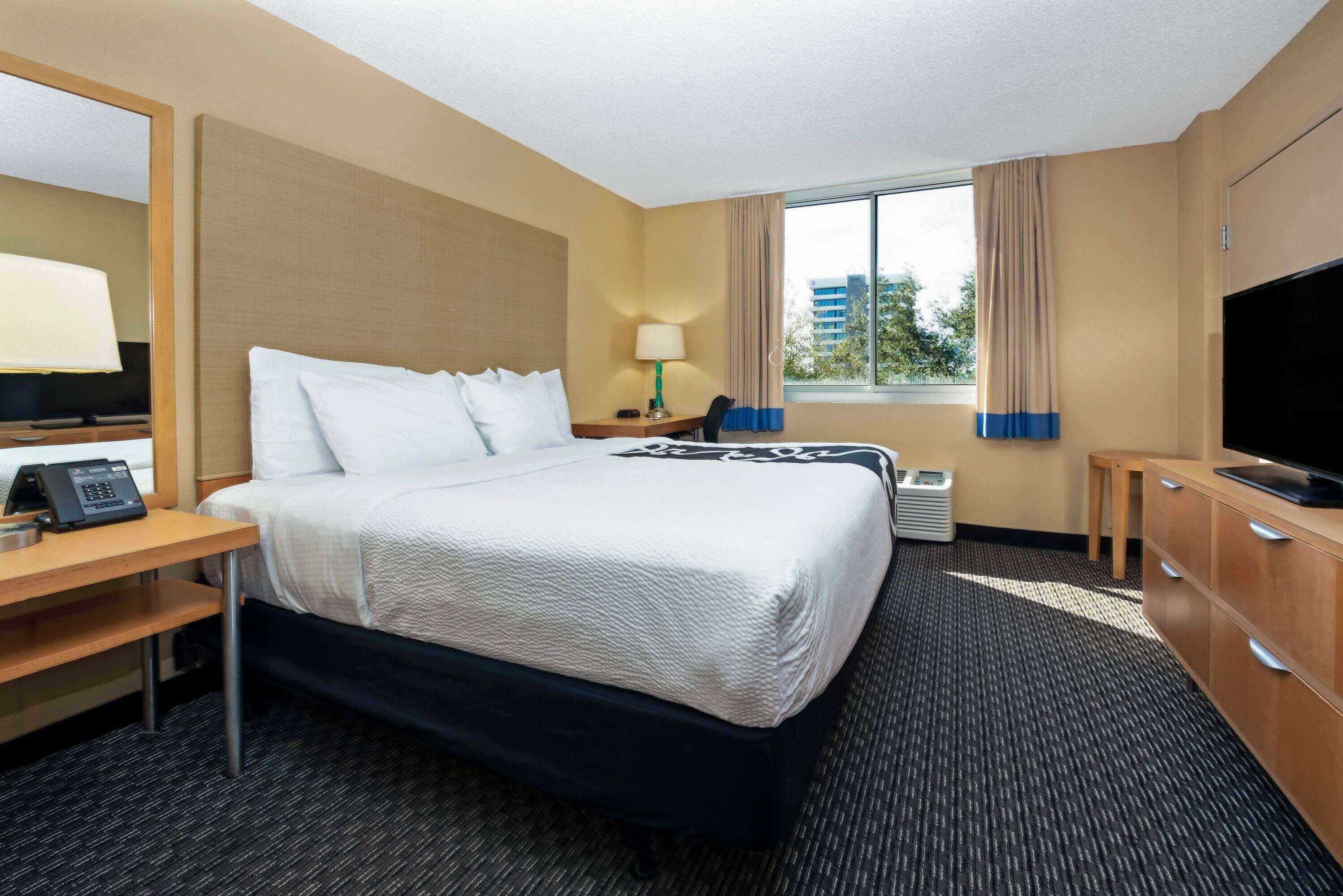 Gift card for La Quinta Inn & Suites by Wyndham West Palm Beach Airport Gift card for La Quinta Inn & Suites by Wyndham West Palm Beach Airport