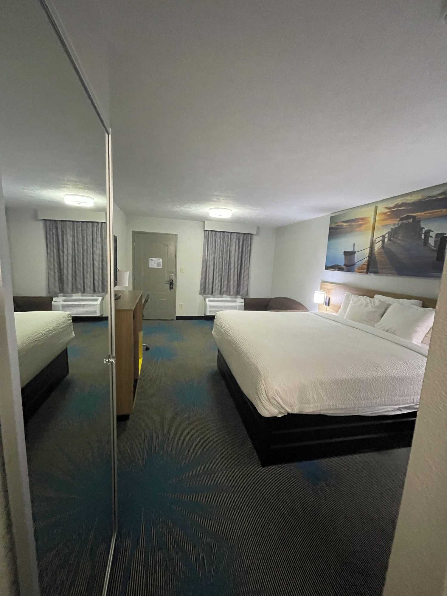 Gift card for Days Inn by Wyndham Savannah Gift card for Days Inn by Wyndham Savannah