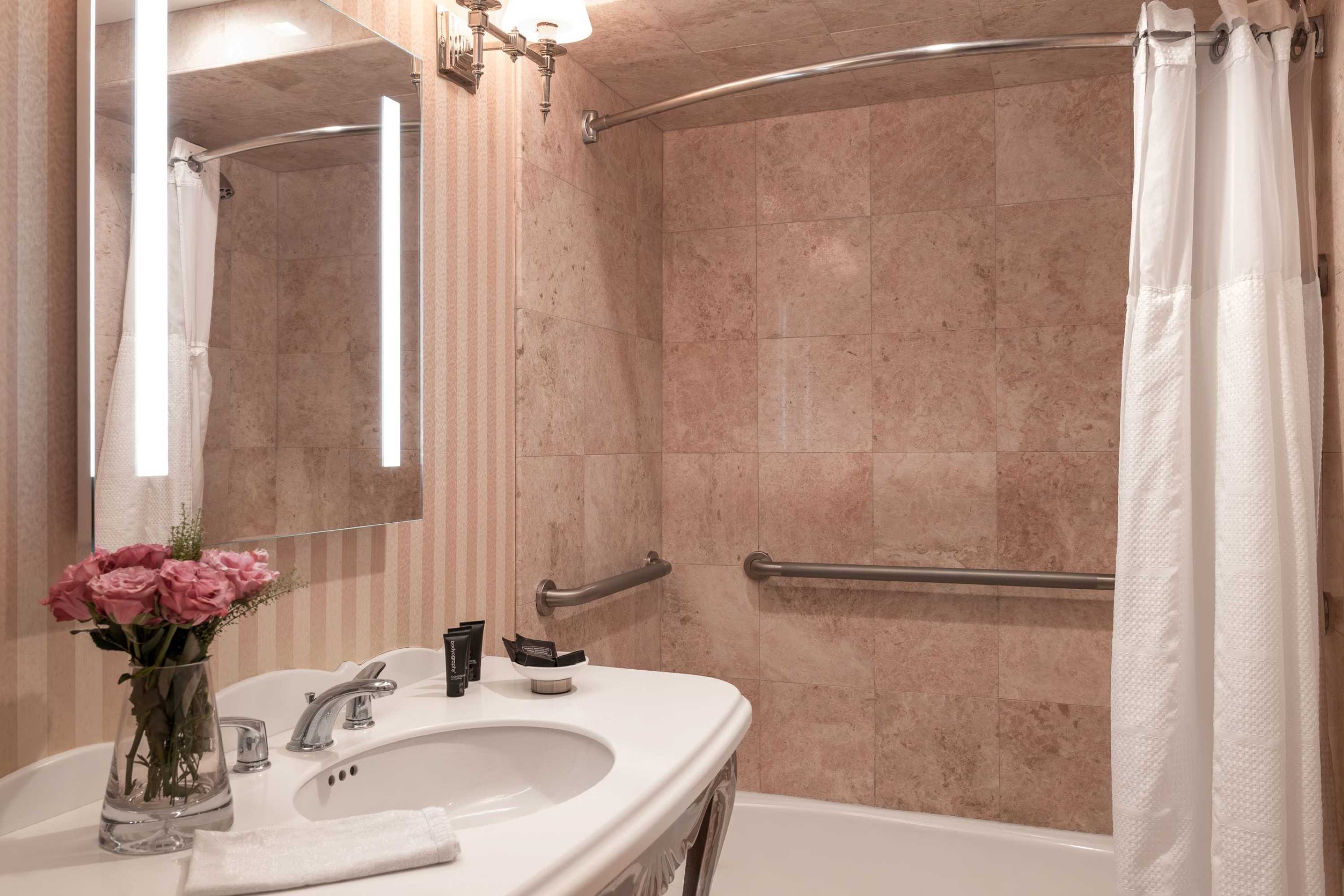 Gift card for Chateau Inn And Suites