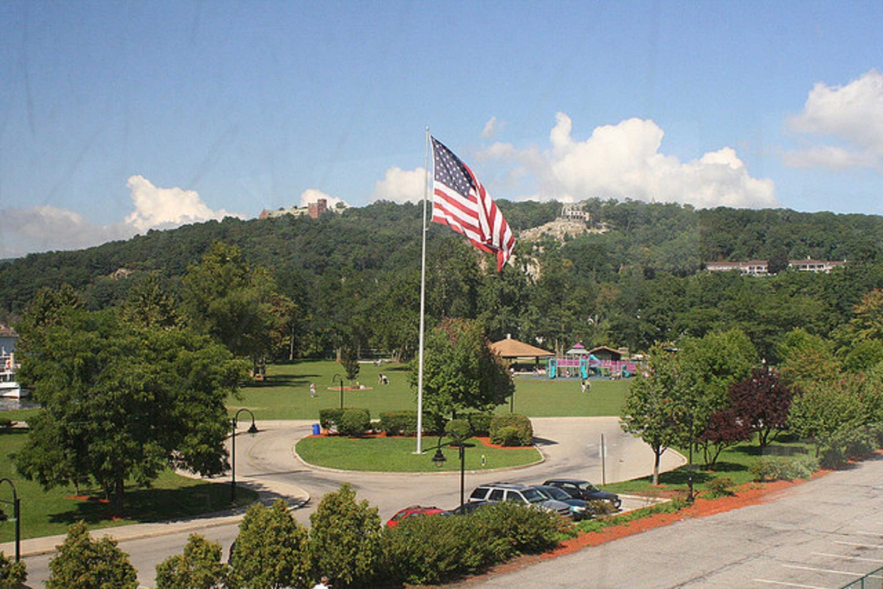 Gift card for Holiday Inn Express Hotel & Suites Peekskill -Lower Hudson Valley by Ihg Gift card for Holiday Inn Express Hotel & Suites Peekskill -Lower Hudson Valley by Ihg