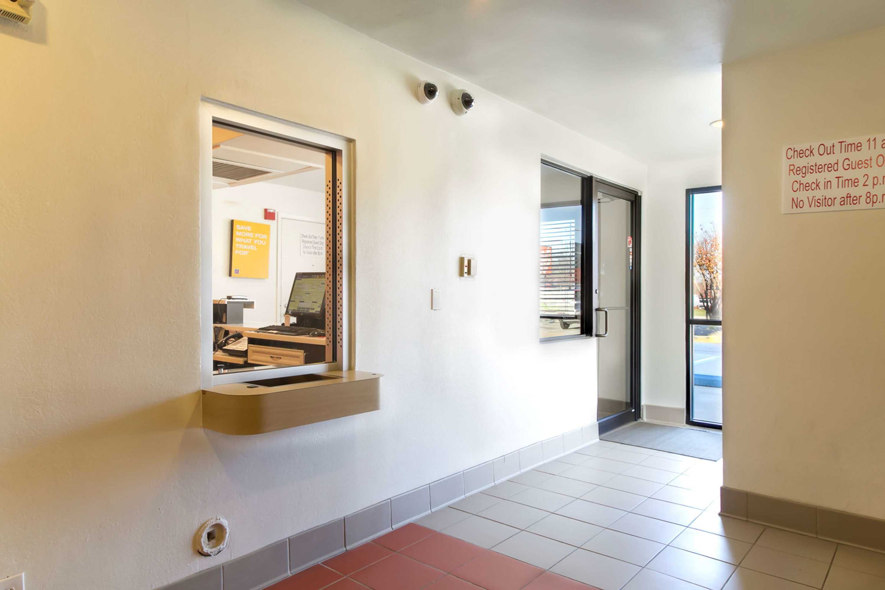 Gift card for Motel 6 Capitol Heights, MD - Washington Gift card for Motel 6 Capitol Heights, MD - Washington
