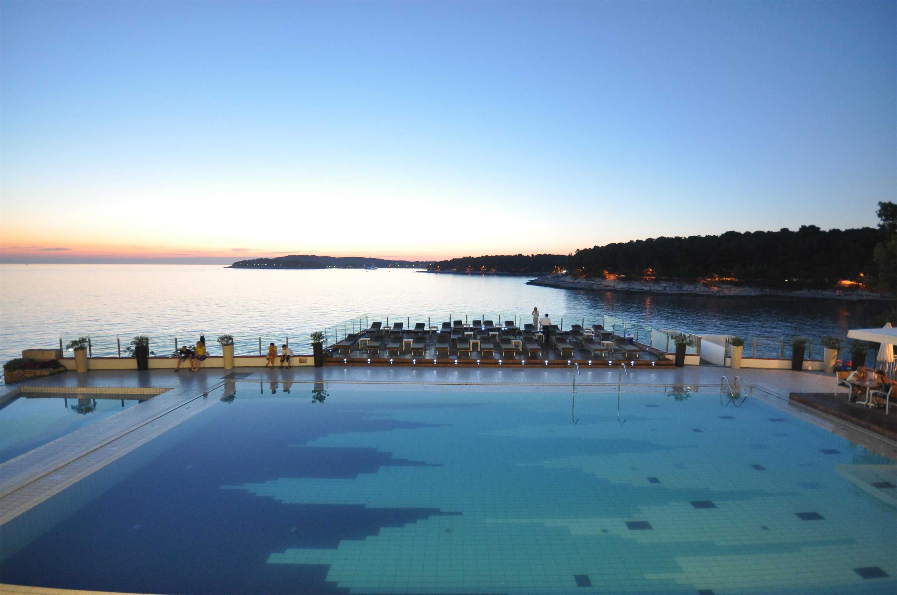 Gift card for Splendid Golden Rocks Resort Gift card for Splendid Golden Rocks Resort