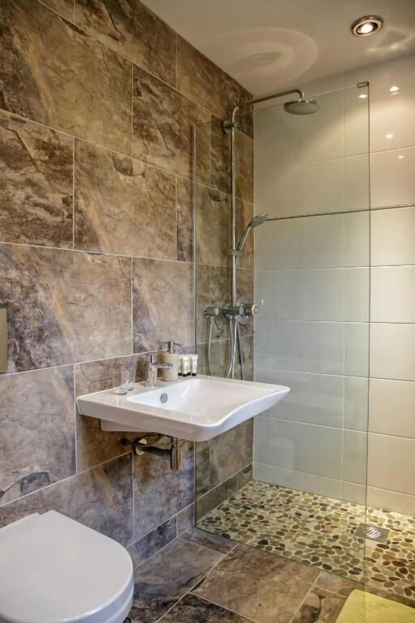 Gift card for Canada Lodge And Lake