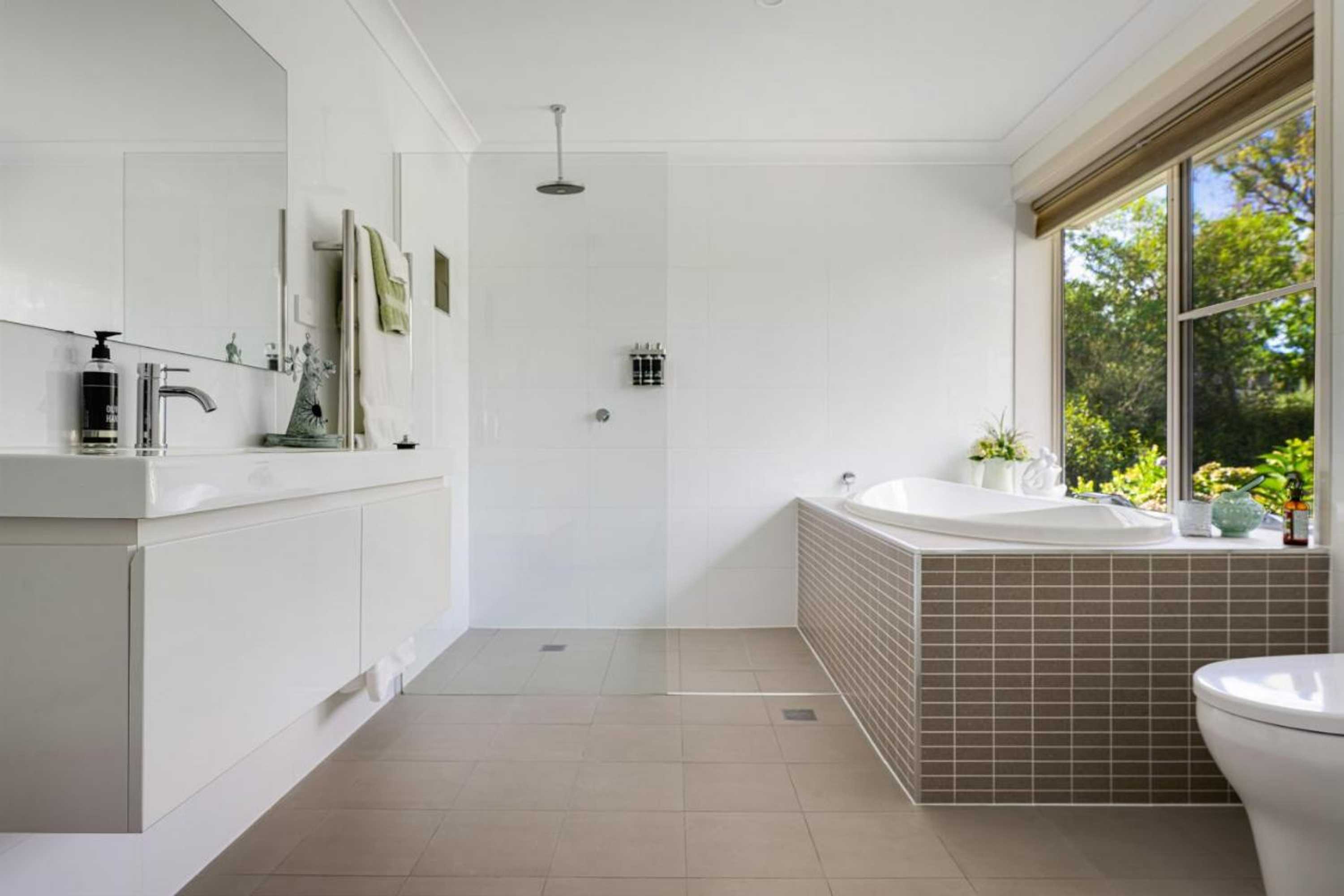 Gift card for Lakeview Luxury Retreat