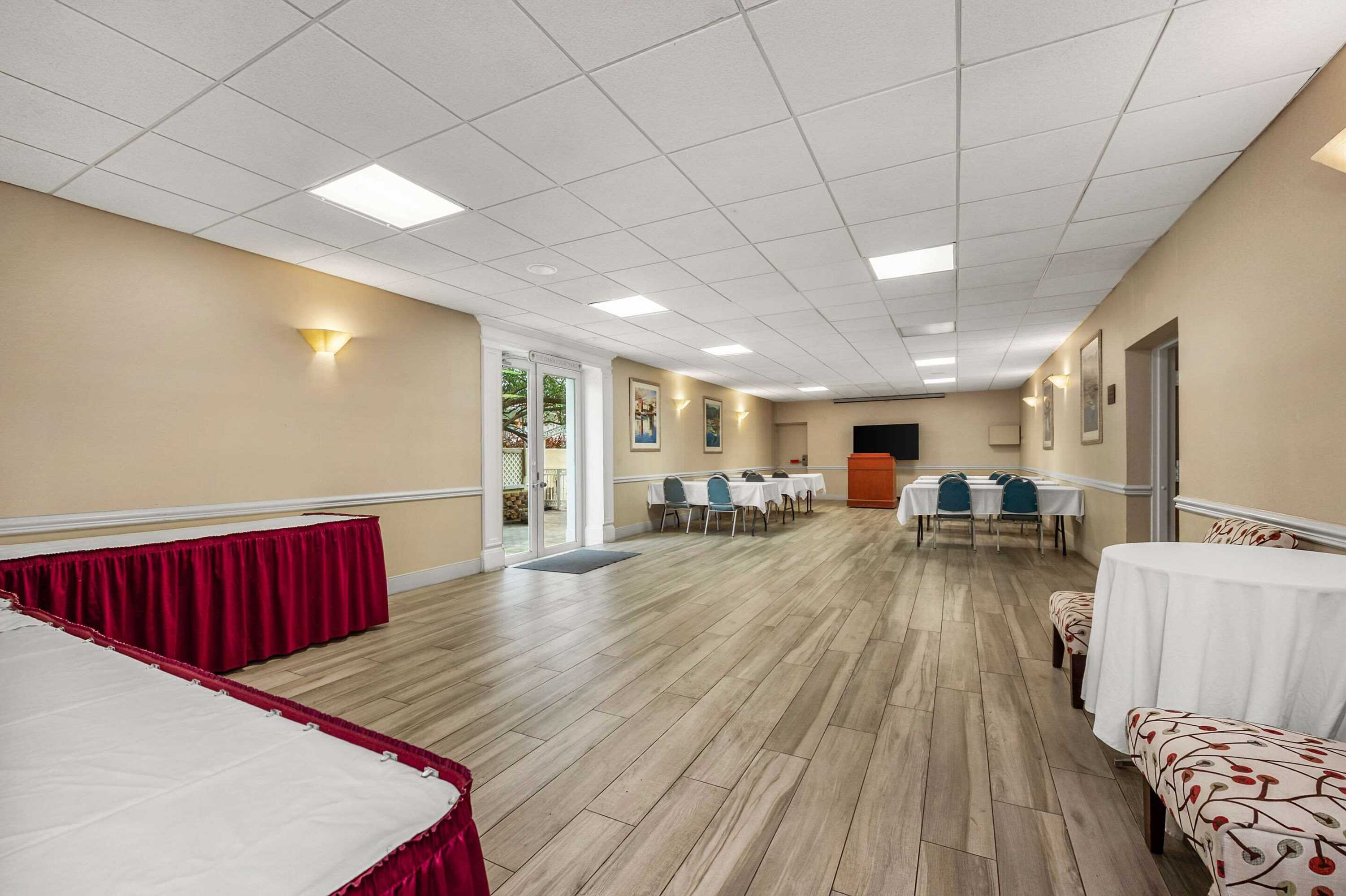 Gift card for Comfort Inn Oceanside Deerfield Beach Gift card for Comfort Inn Oceanside Deerfield Beach