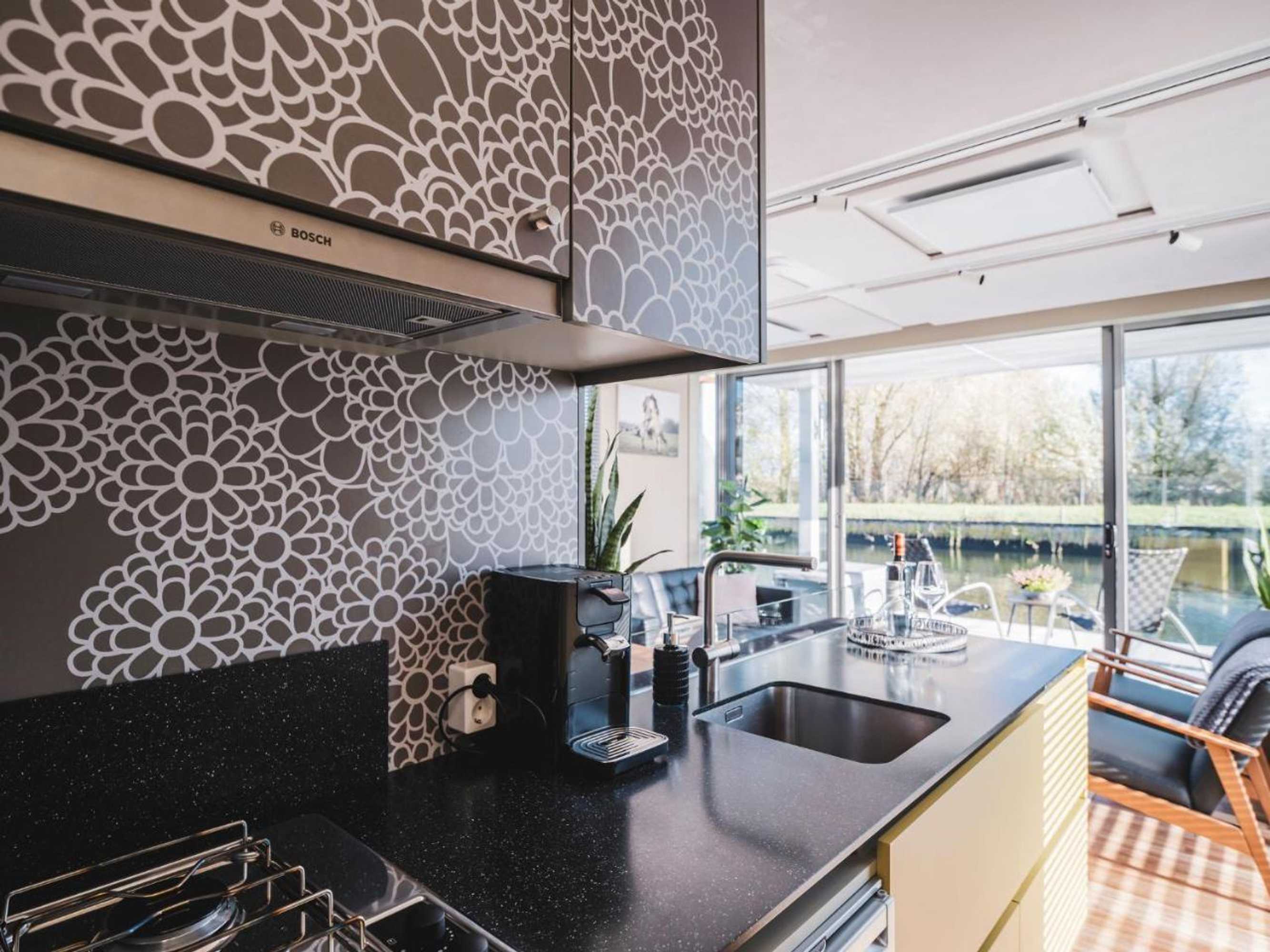 Gift card for Aquahome - NP de Biesbosch - Bijzonder Overnachten op Een Houseboat!