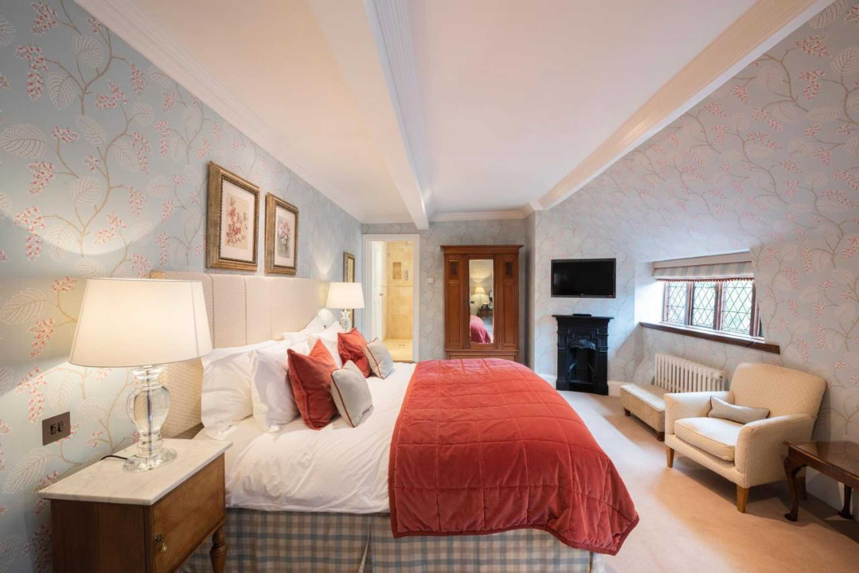 Gift card for Hever Castle Luxury Bed And Breakfast Gift card for Hever Castle Luxury Bed And Breakfast