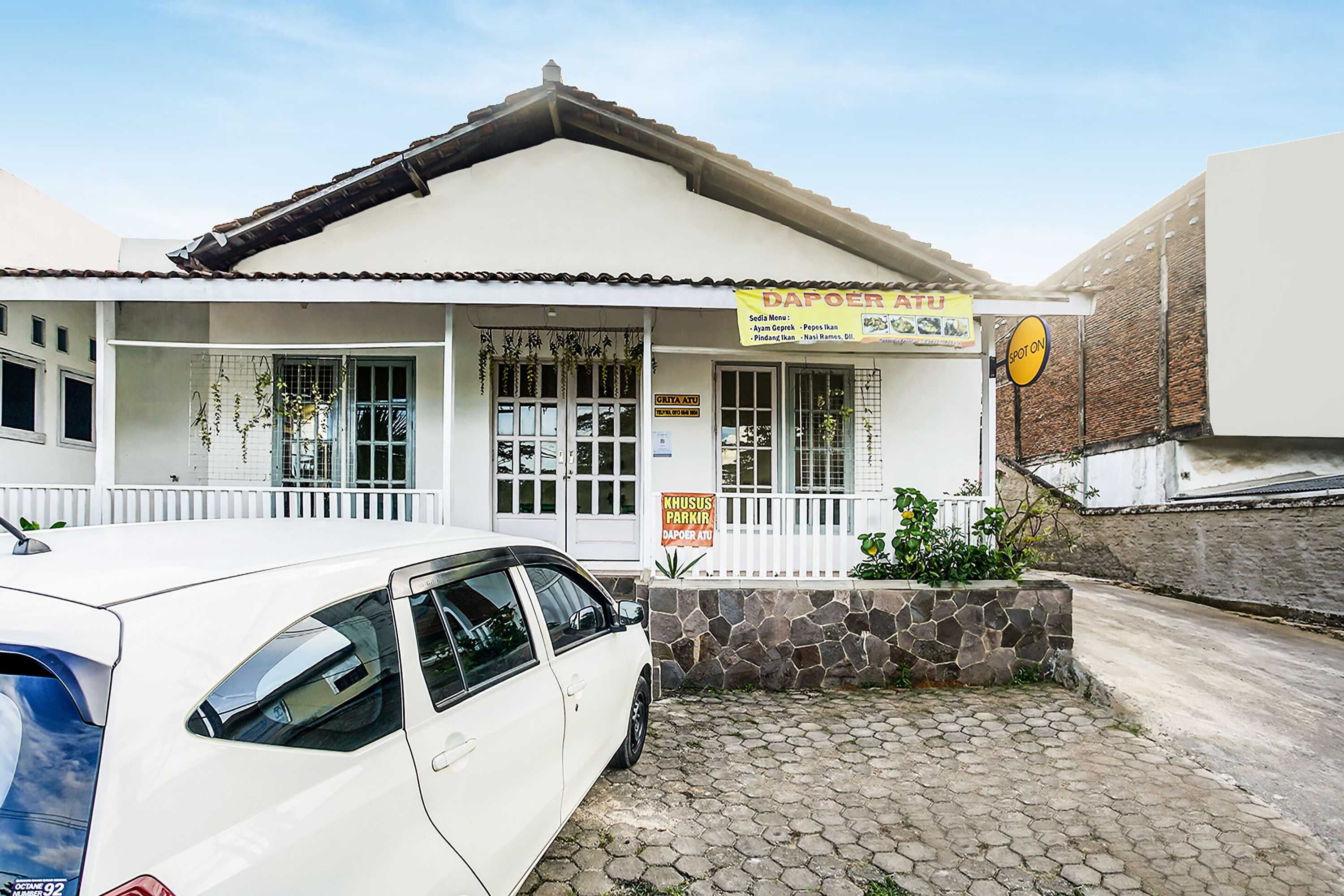 Gift card for Oyo Life 90896 Griya Atu Syariah Gift card for Oyo Life 90896 Griya Atu Syariah