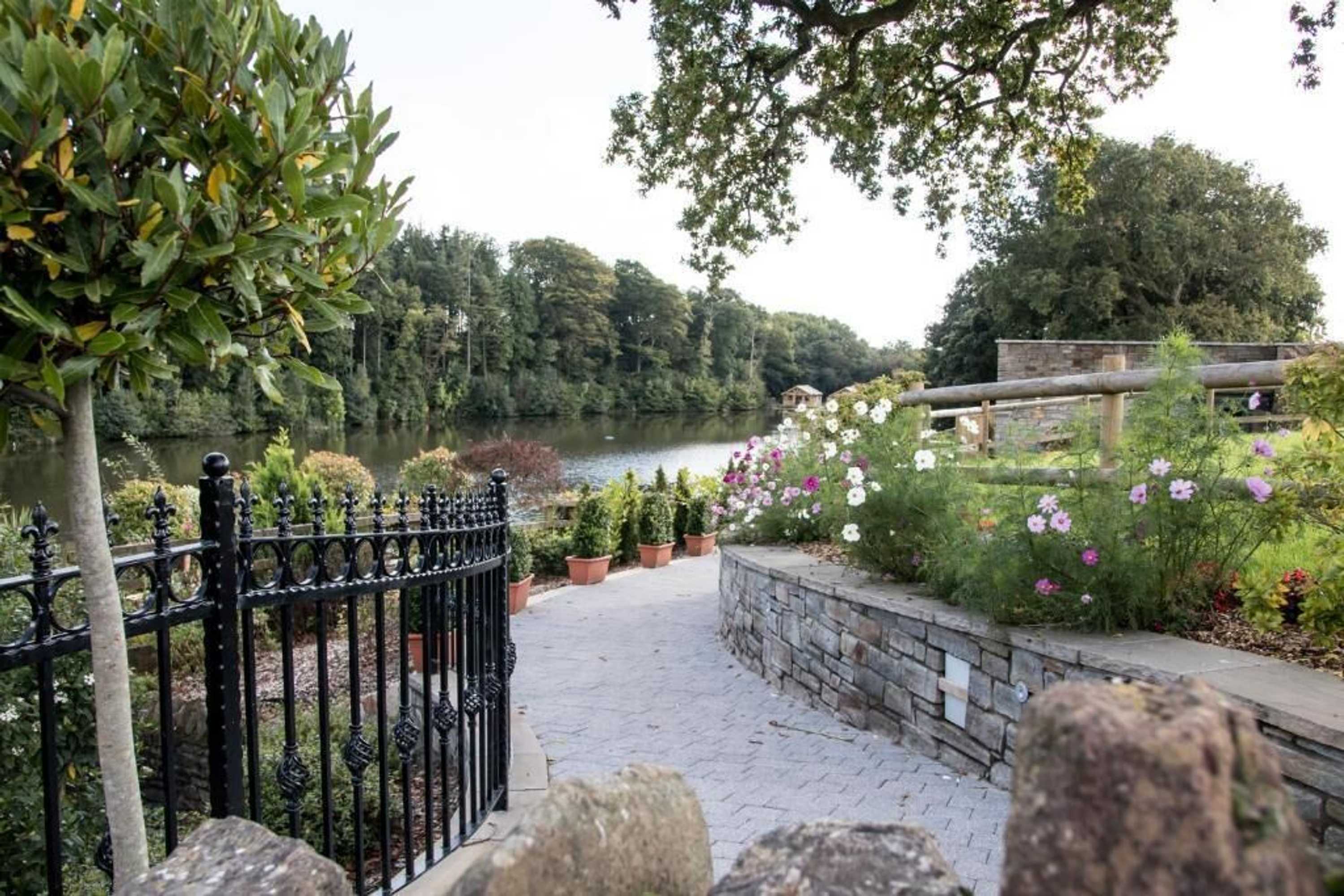 Gift card for Canada Lodge And Lake