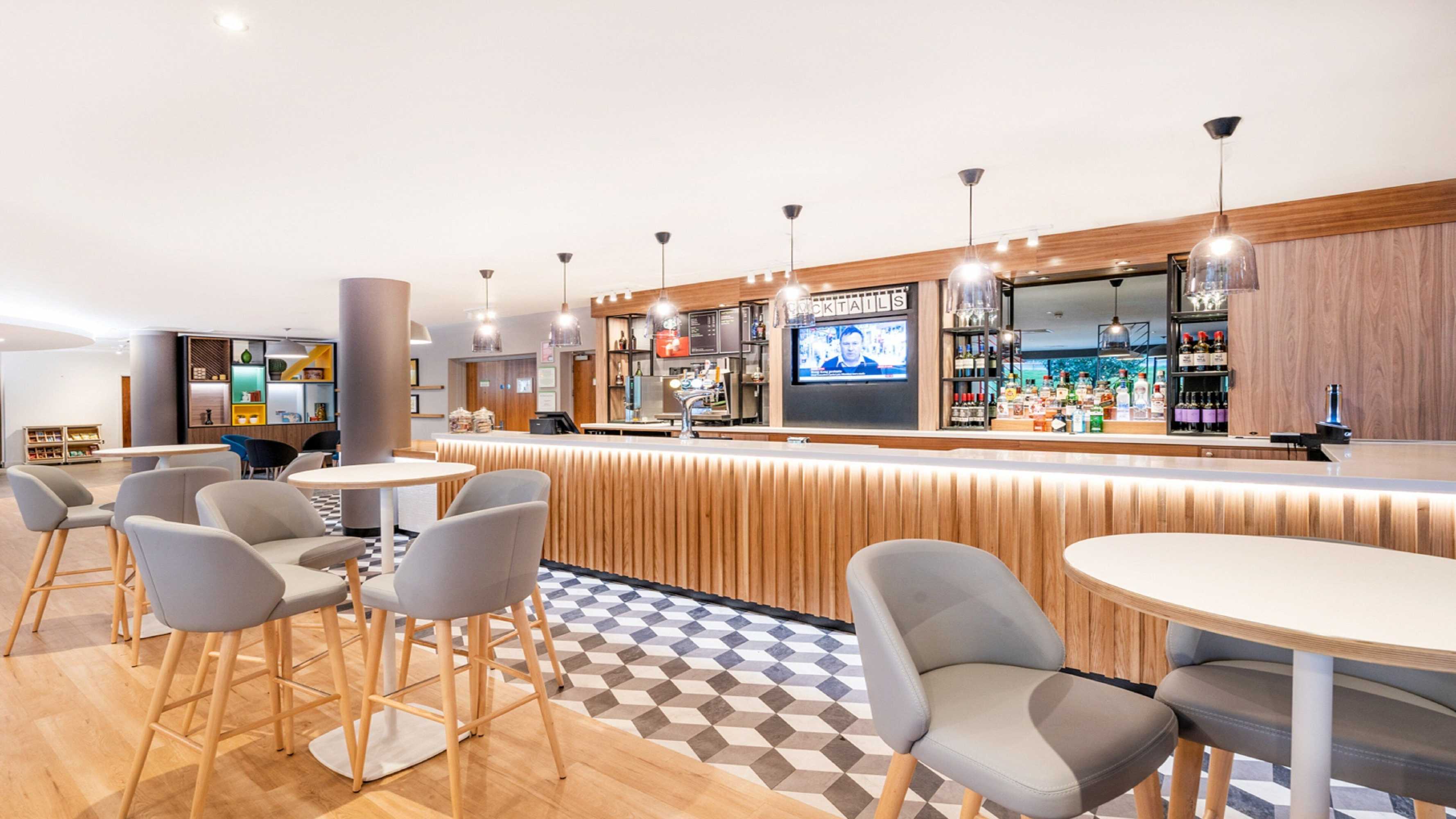 Gift card for Holiday Inn London - Luton Airport by Ihg Gift card for Holiday Inn London - Luton Airport by Ihg