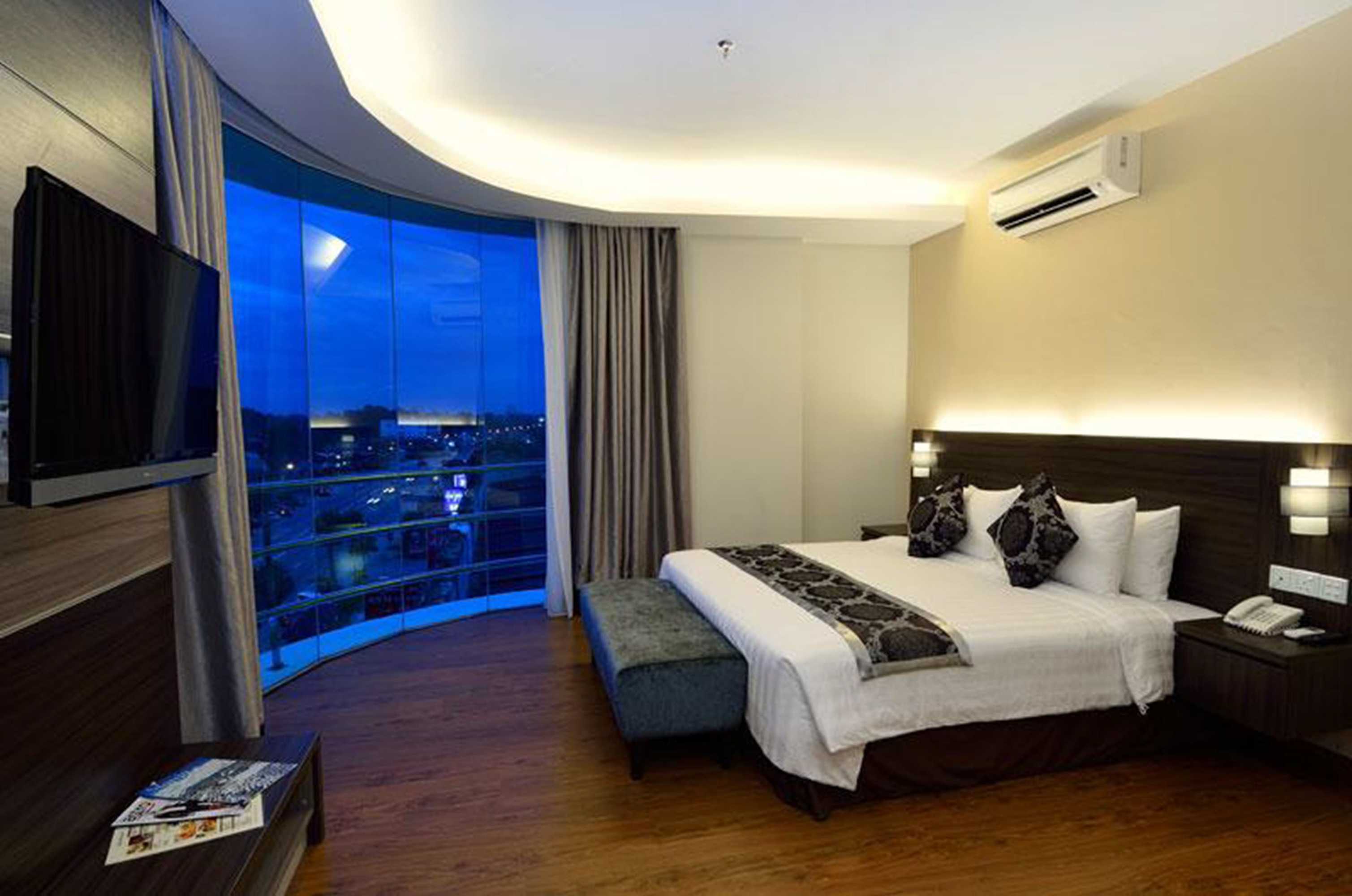 Gift card for Holiday Villa Hotel & Suites Kota Bharu - Wakaf Che Yeh, Night Market Gift card for Holiday Villa Hotel & Suites Kota Bharu - Wakaf Che Yeh, Night Market
