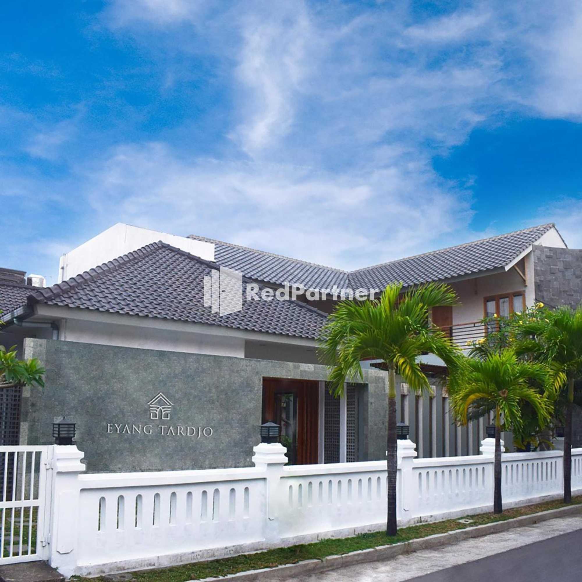 Gift card for Rumah Eyang Tardjo Syariah Mitra Reddoorz