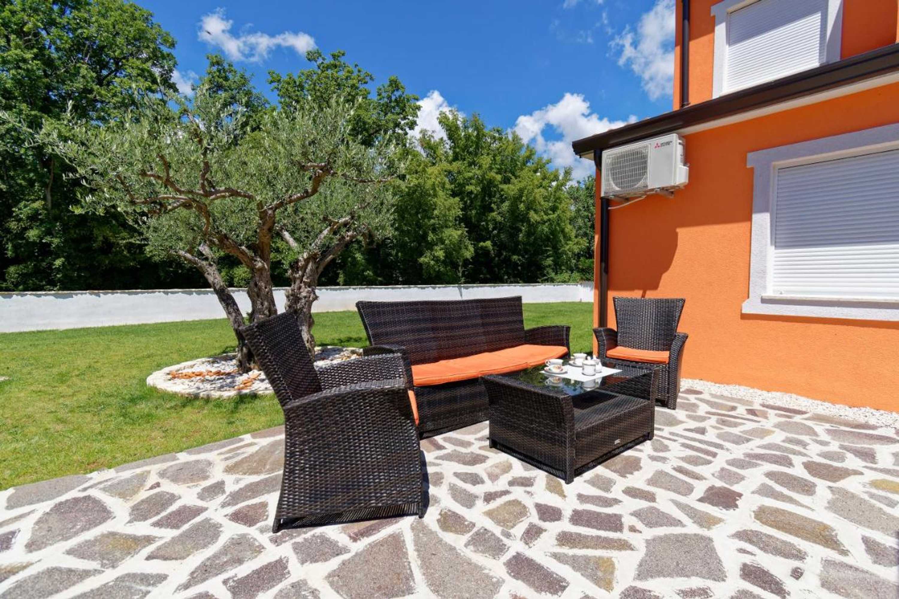 Gift card for Geräumige Villa Deni Mit Pool