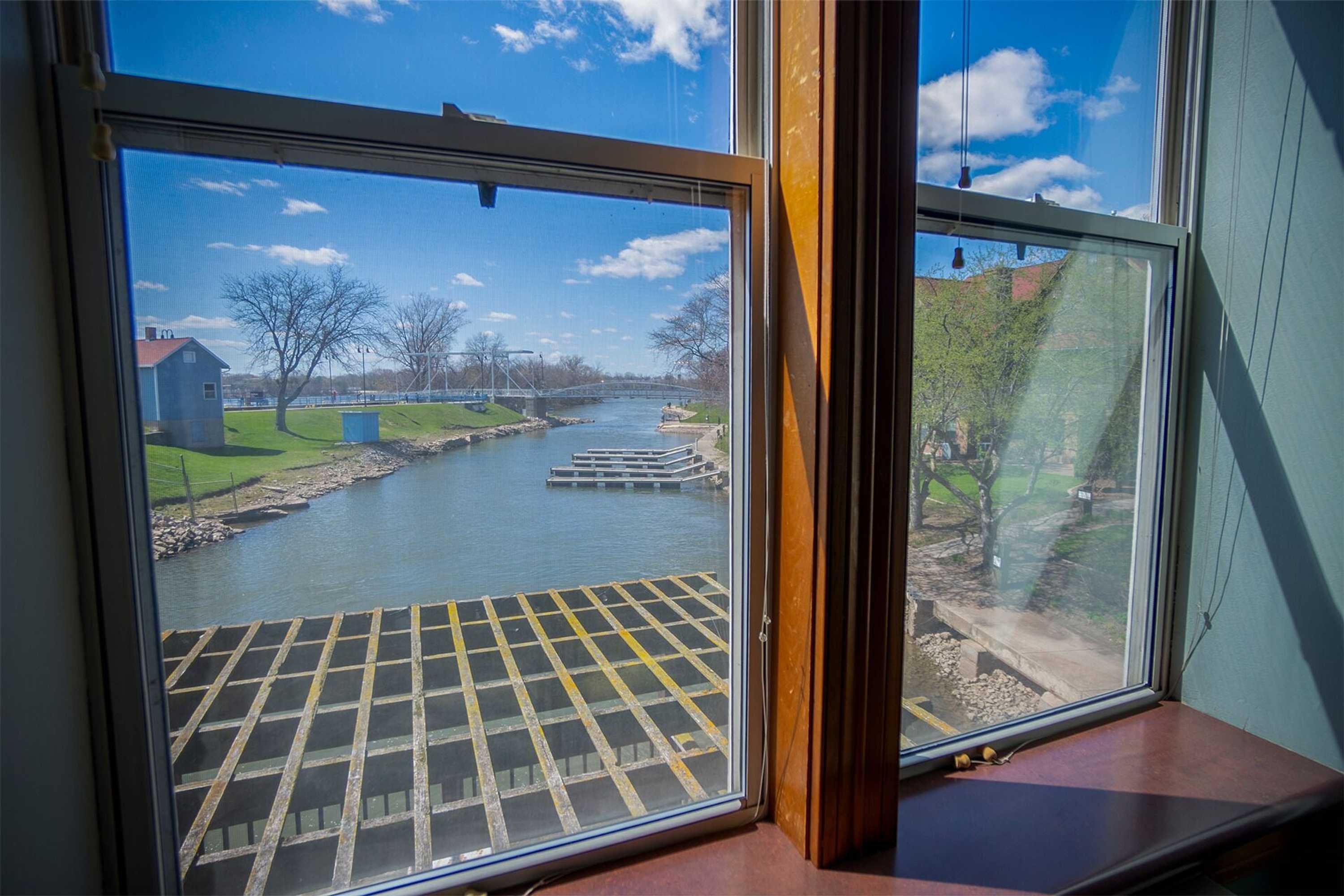 Gift card for Nuks Executive Suites