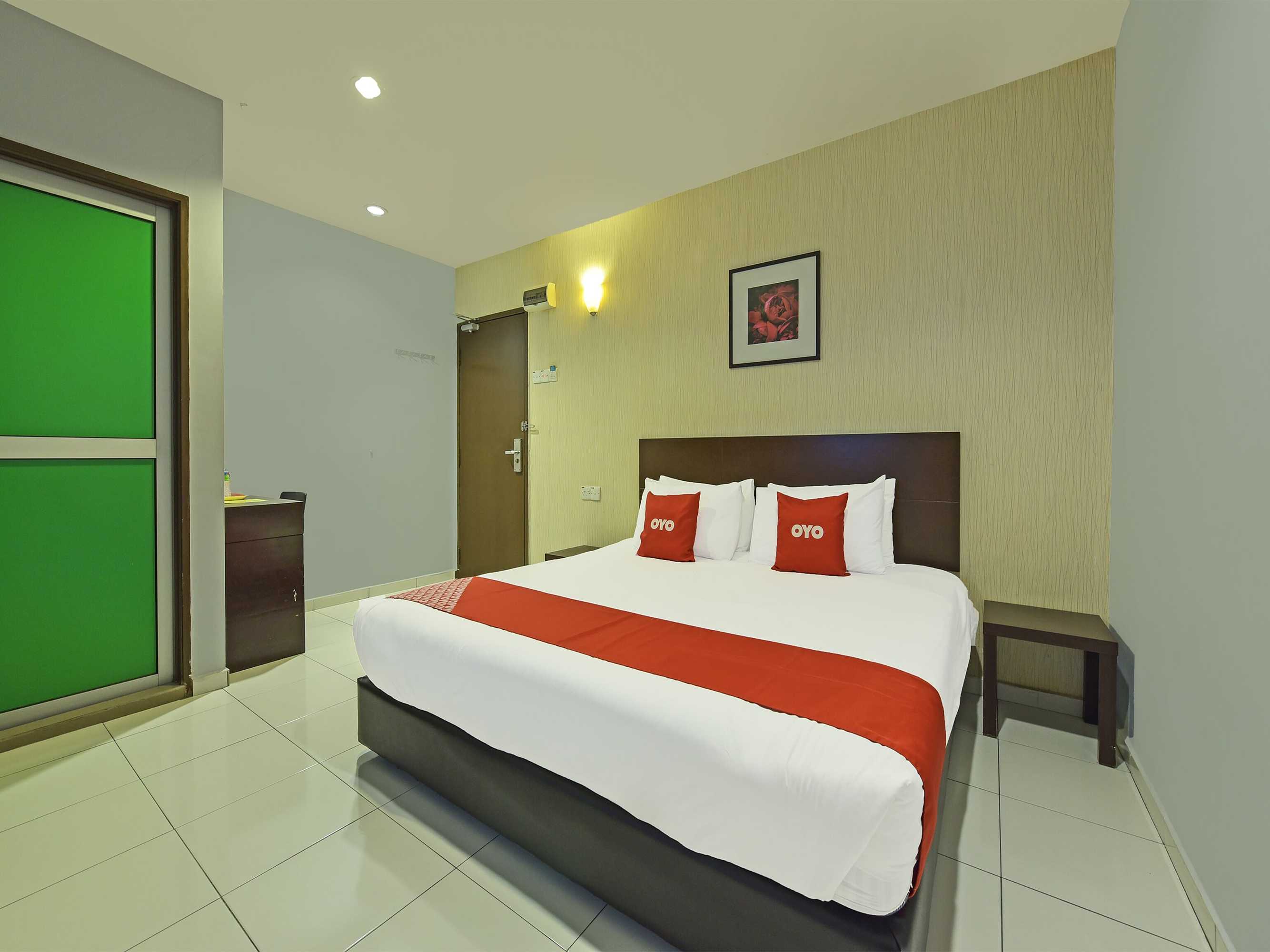 Gift card for Oyo 90644 M Three Hotel Gift card for Oyo 90644 M Three Hotel
