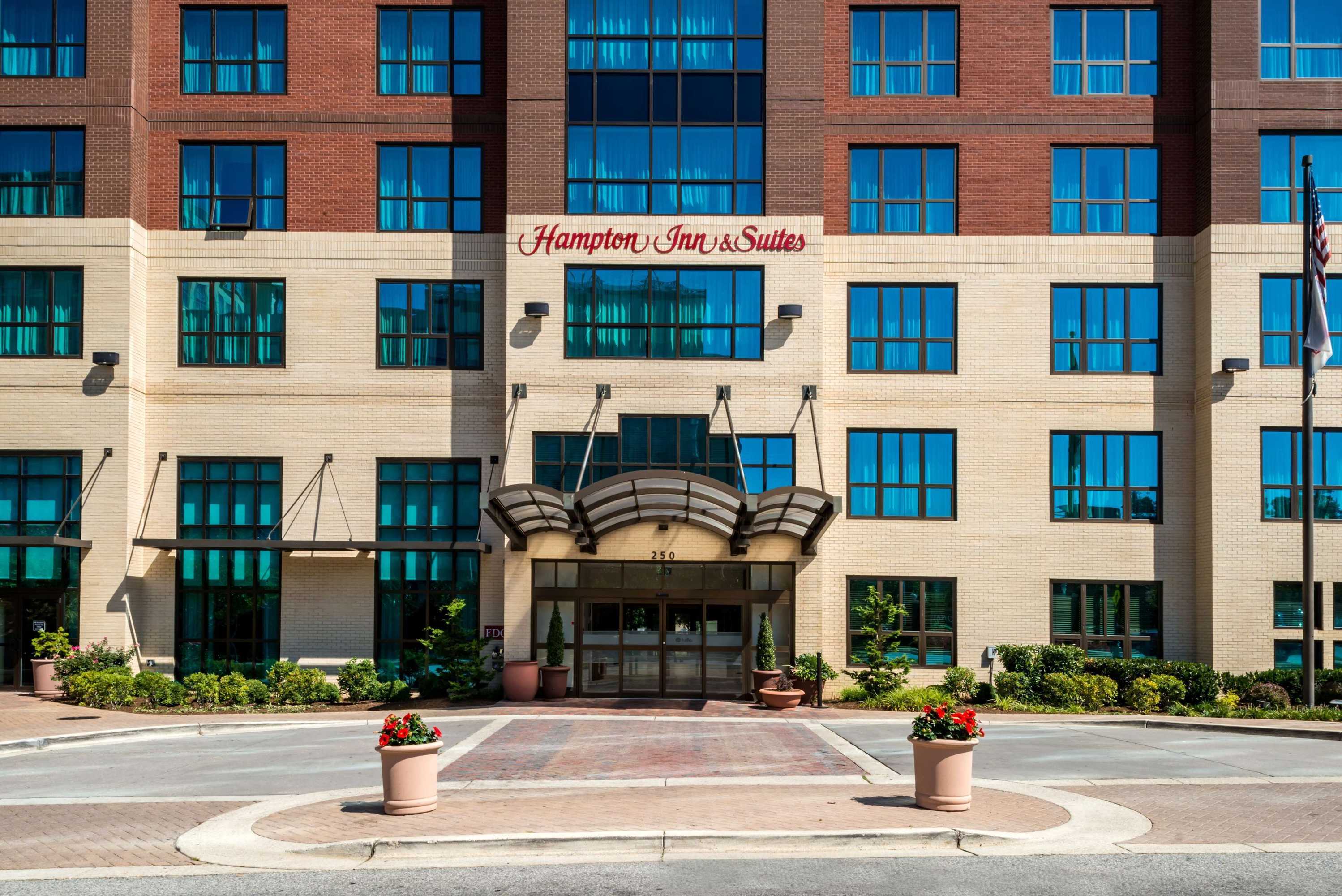 Gift card for Hampton Inn & Suites National Harbor/alexandria Area Gift card for Hampton Inn & Suites National Harbor/alexandria Area