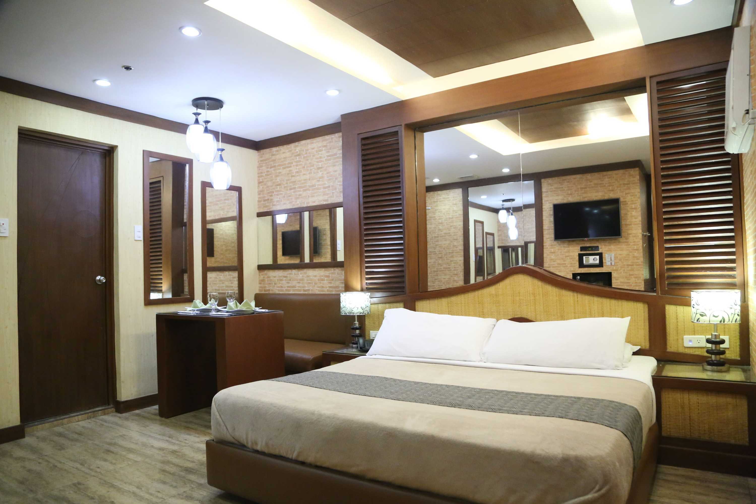 Gift card for Victoria Court Las Piñas Gift card for Victoria Court Las Piñas
