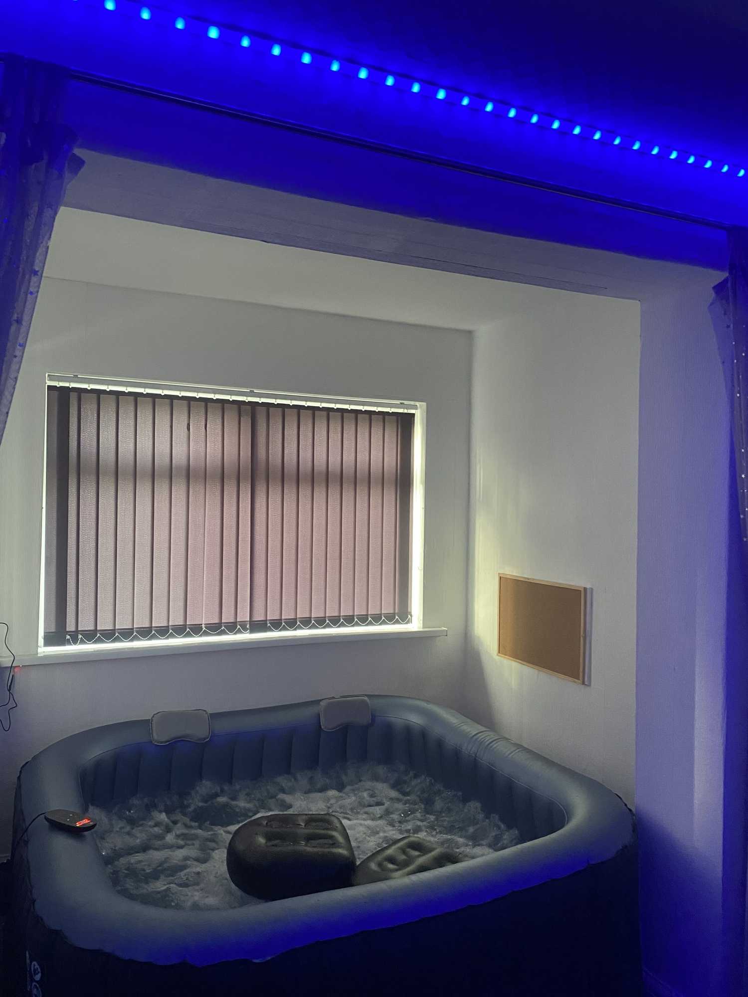 Gift card for Sapphire Suites, Stunning 2-Bed House in Bradford