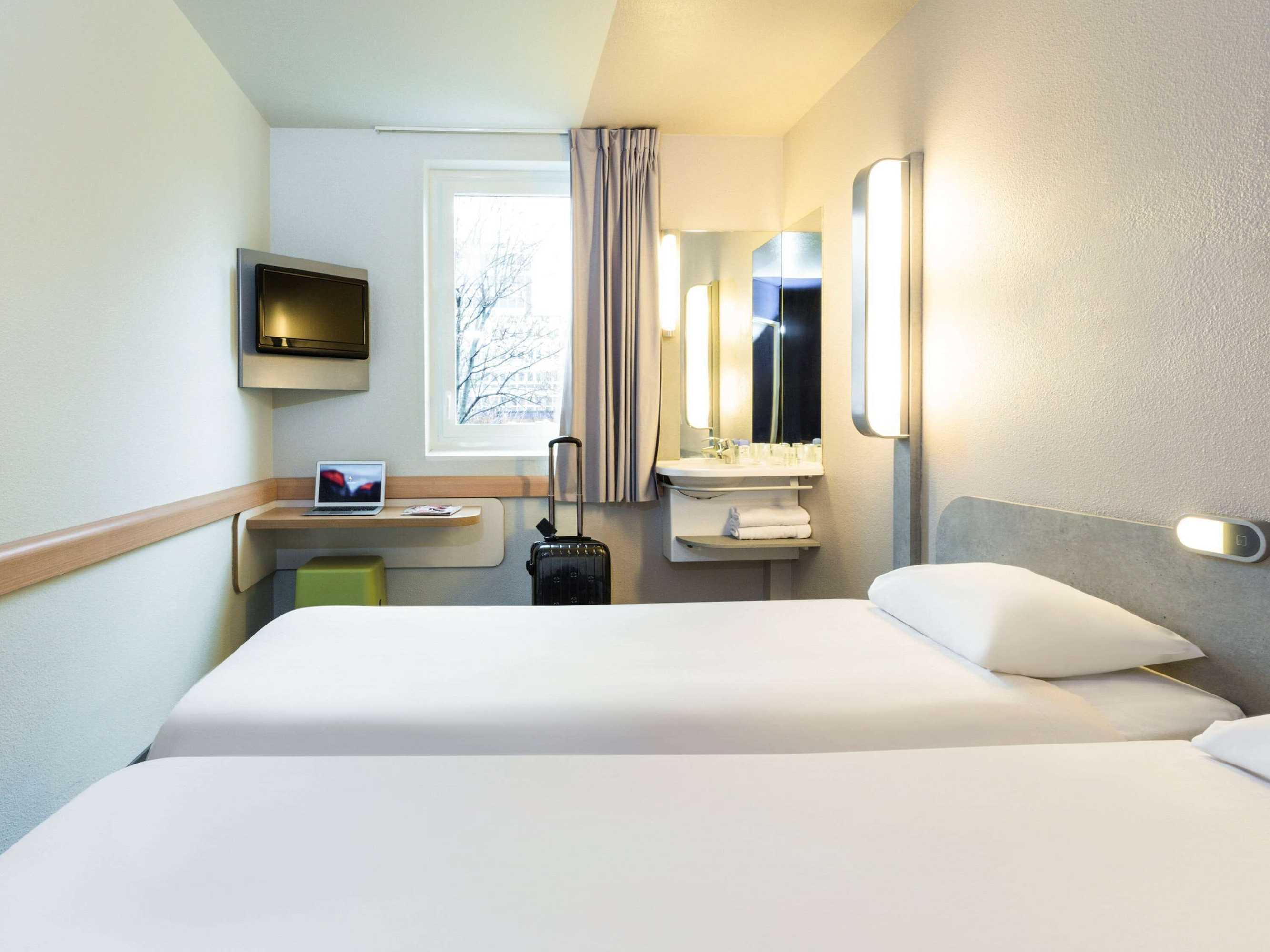 Gift card for Ibis Budget Paris Porte de Montmartre Gift card for Ibis Budget Paris Porte de Montmartre