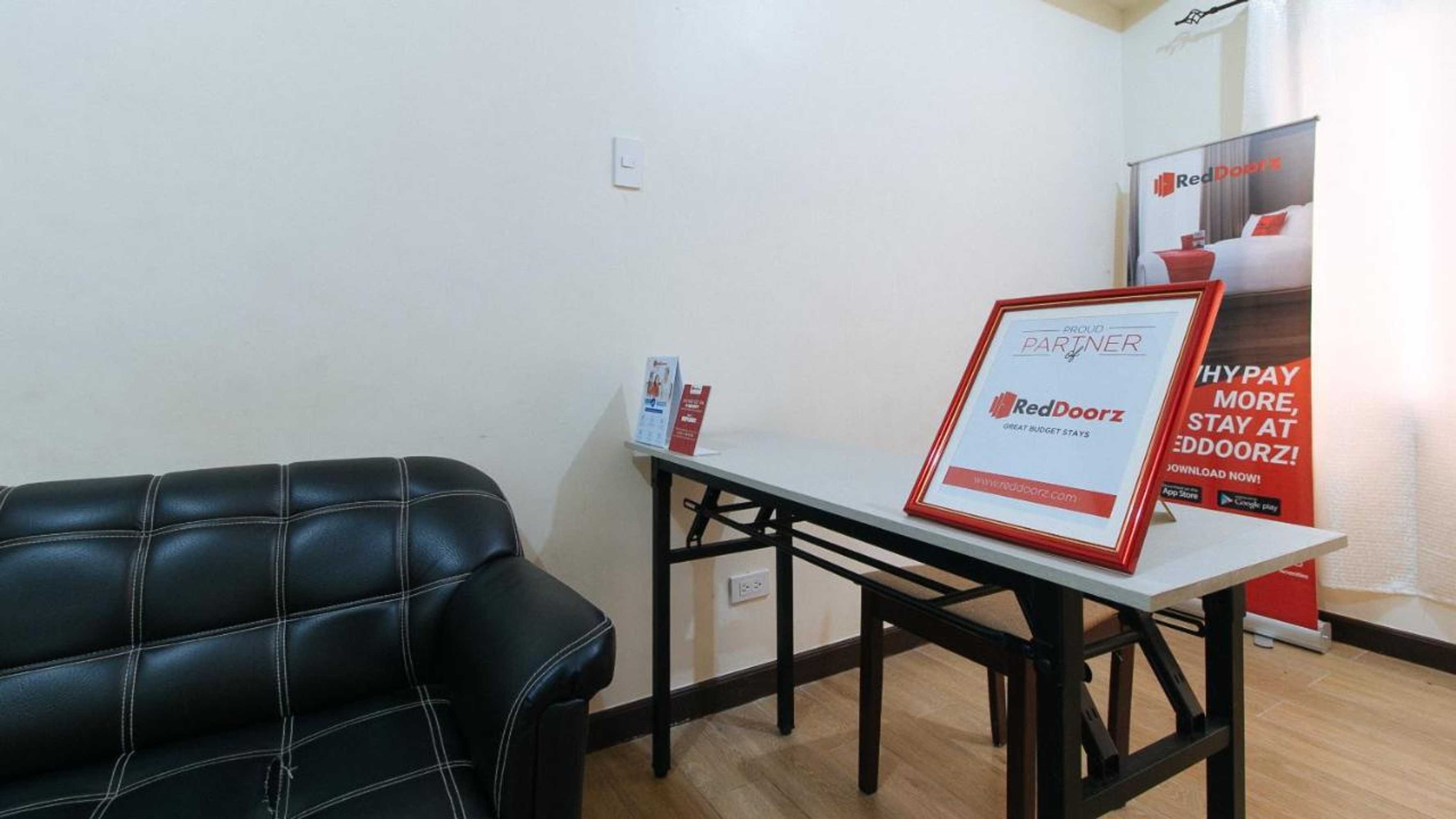 Gift card for Reddoorz @ JJ & Kaye Apartment