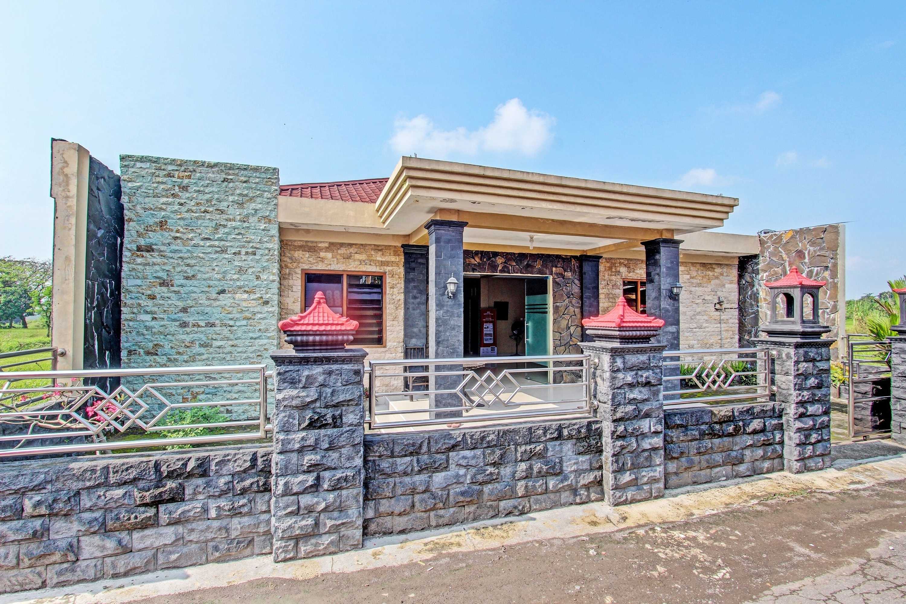 Gift card for Oyo 91353 Hotel Surya Andesa