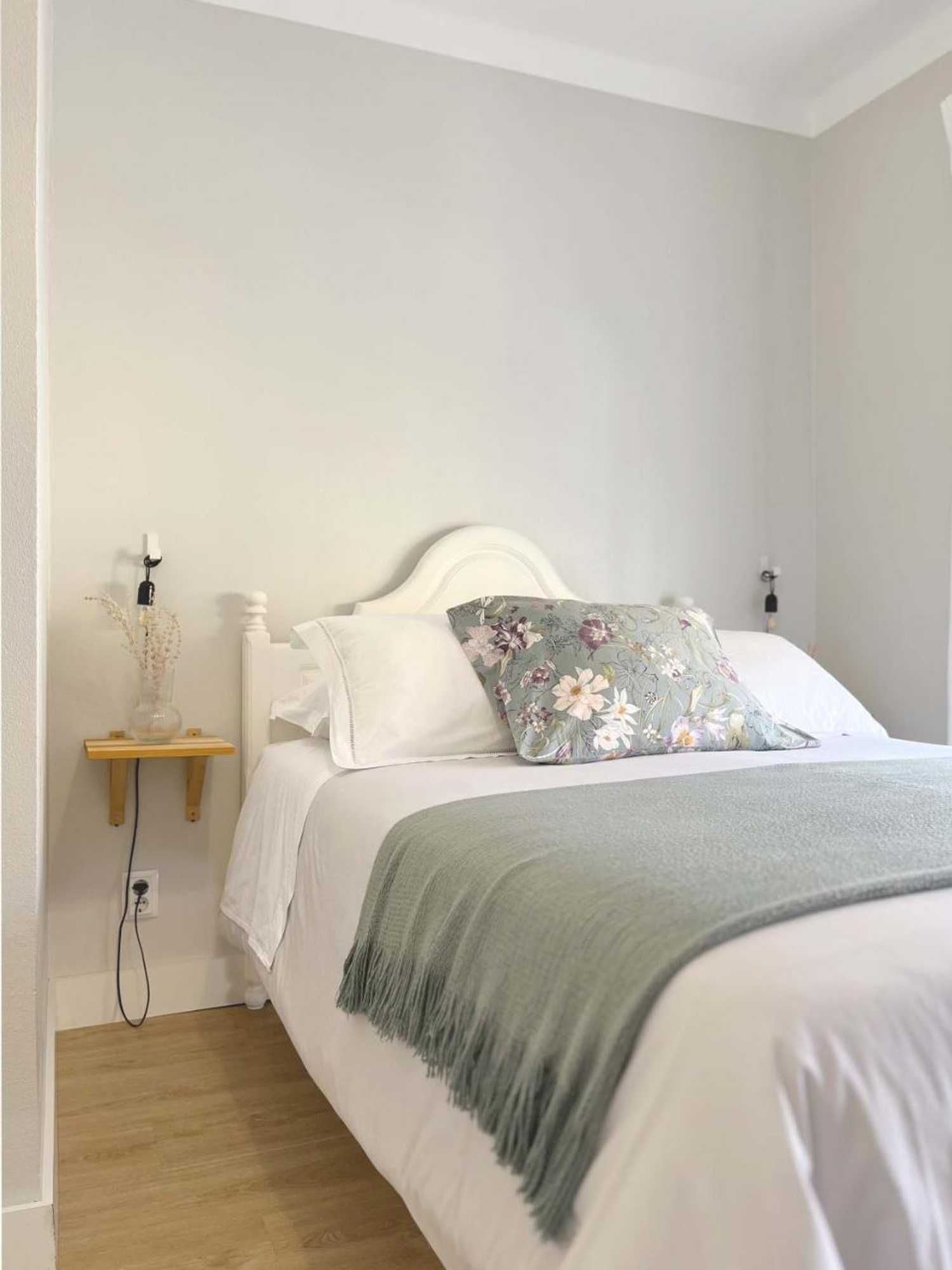 Gift card for O Violas - Art Coffee & Guesthouse