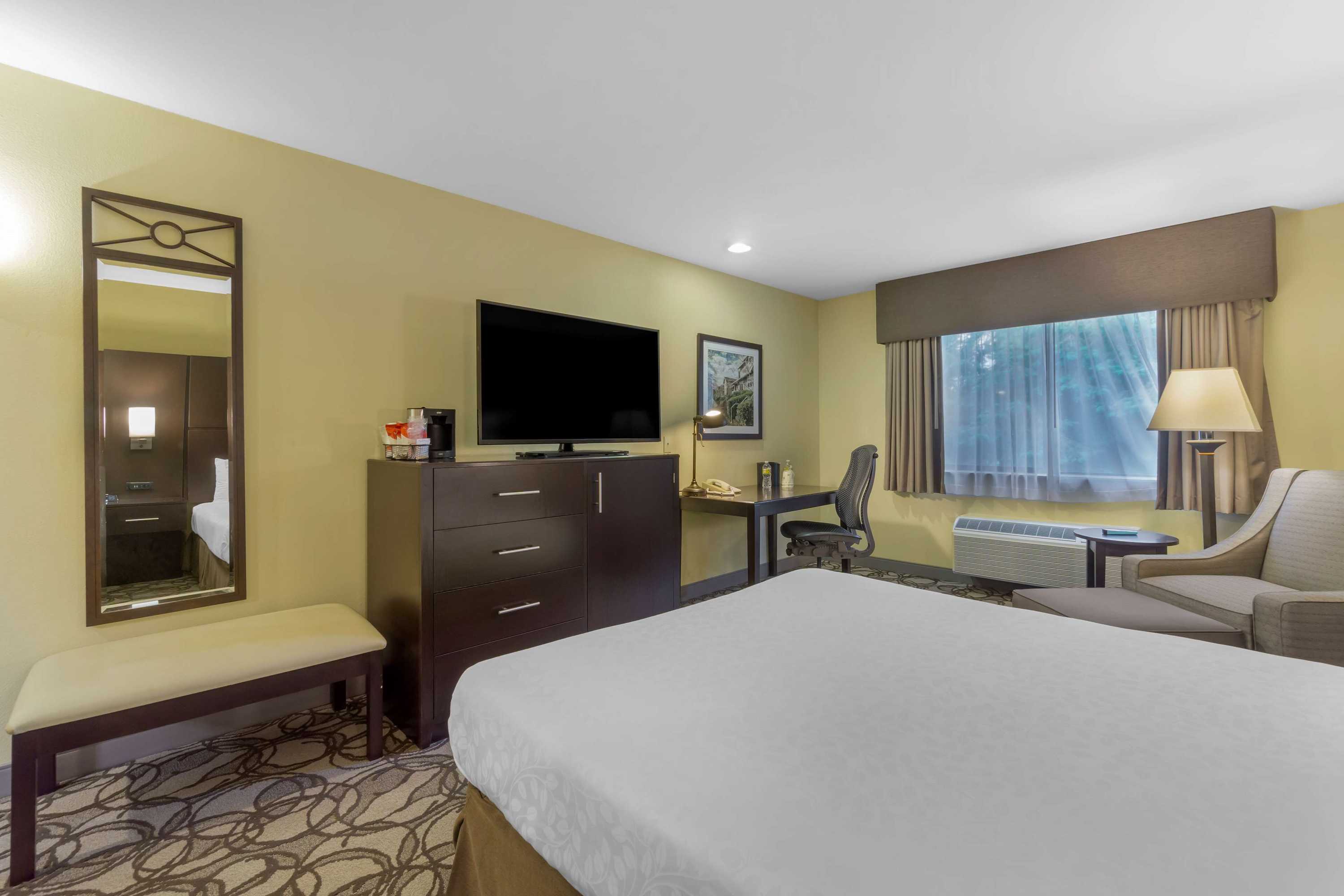 Gift card for Best Western Plus Plaza by The Green Gift card for Best Western Plus Plaza by The Green