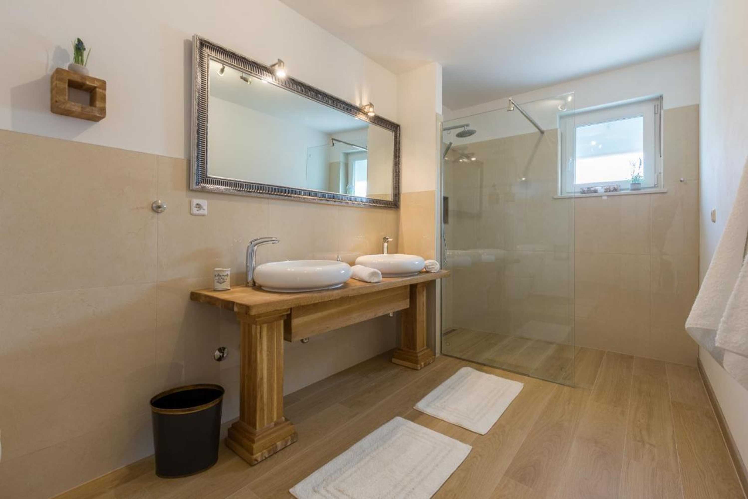 Gift card for Geräumige Villa Deni Mit Pool