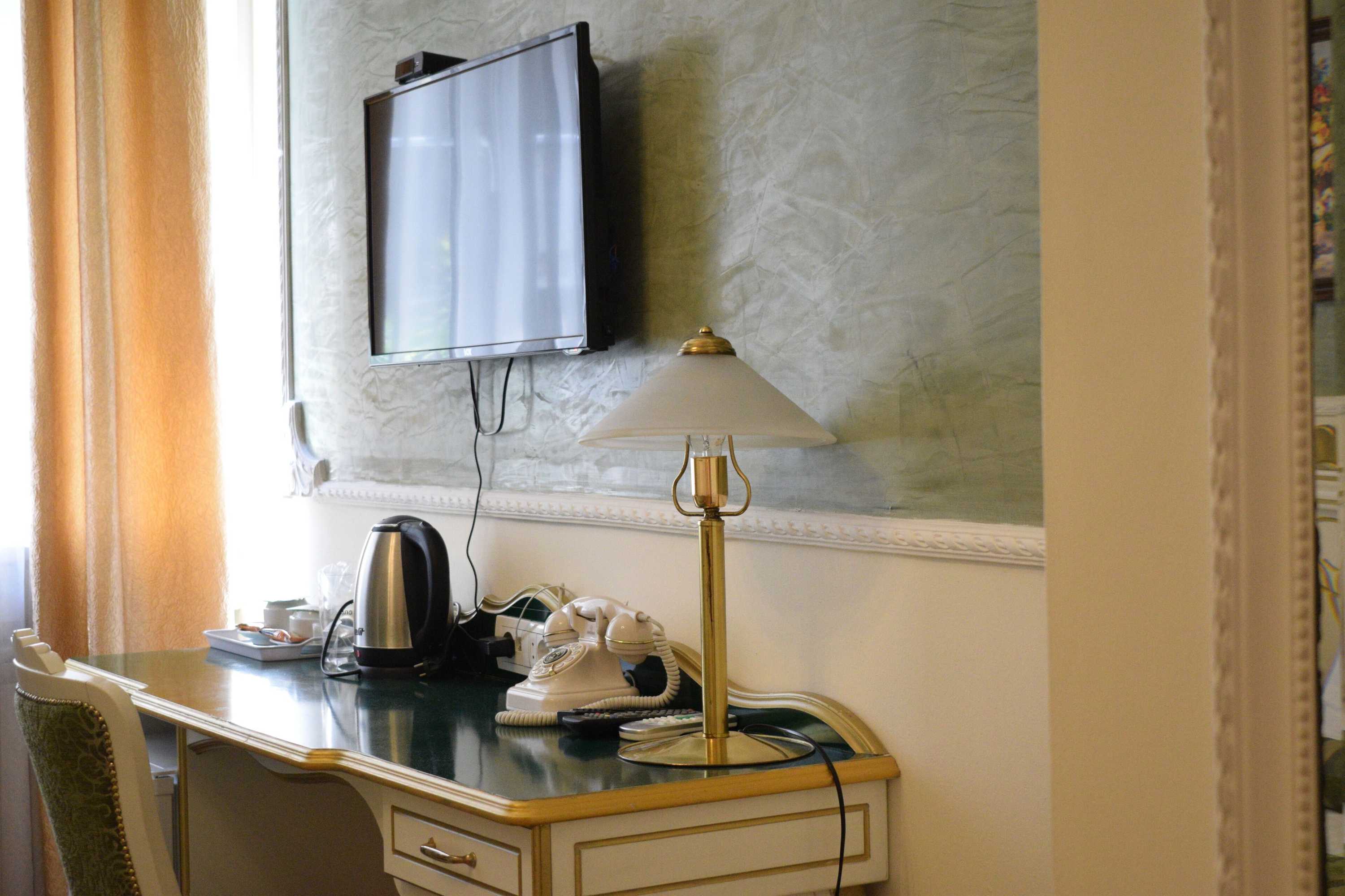 Gift card for Queen's Astoria Design Hotel