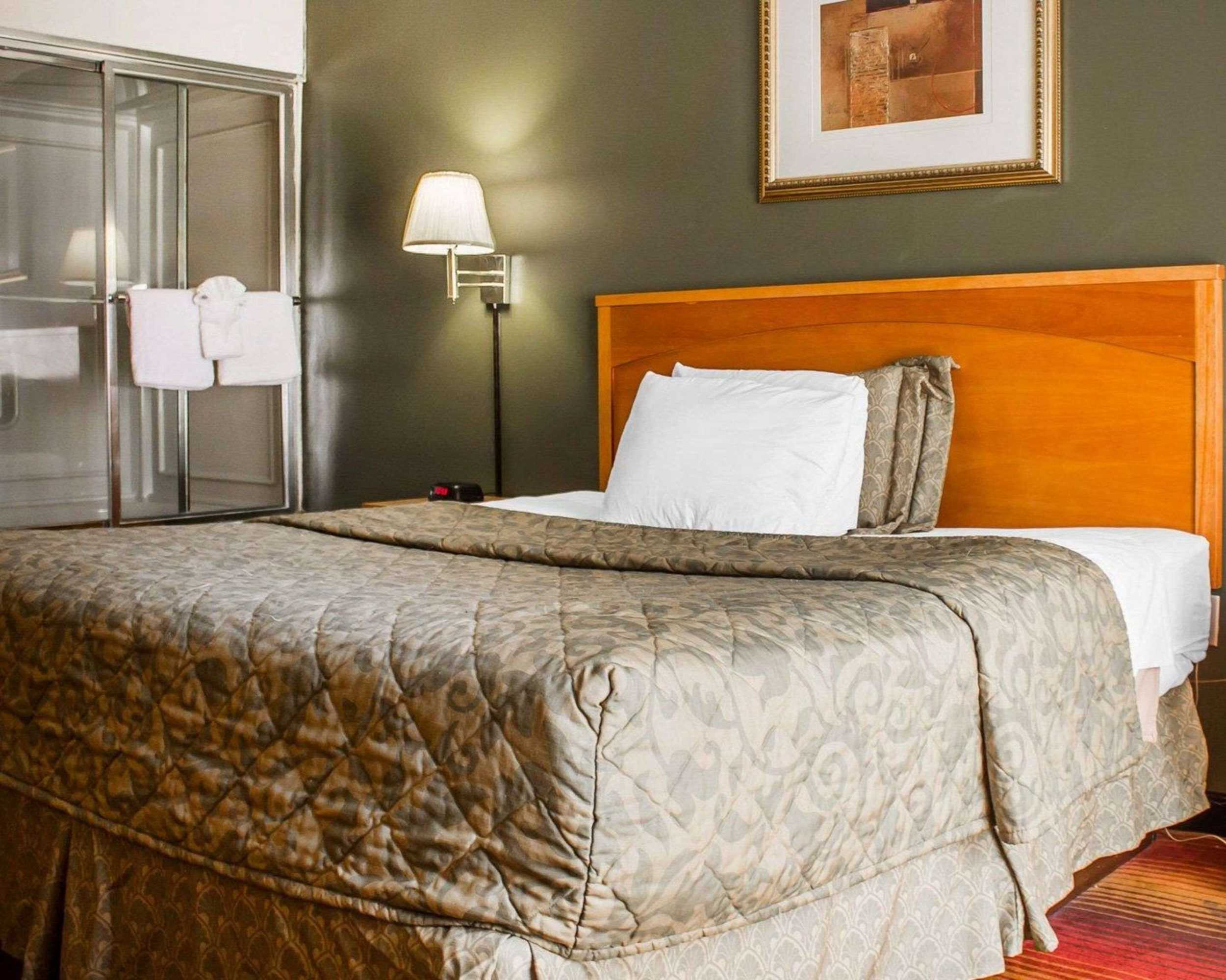 Gift card for Rodeway Inn Huntington Station - Melville Gift card for Rodeway Inn Huntington Station - Melville