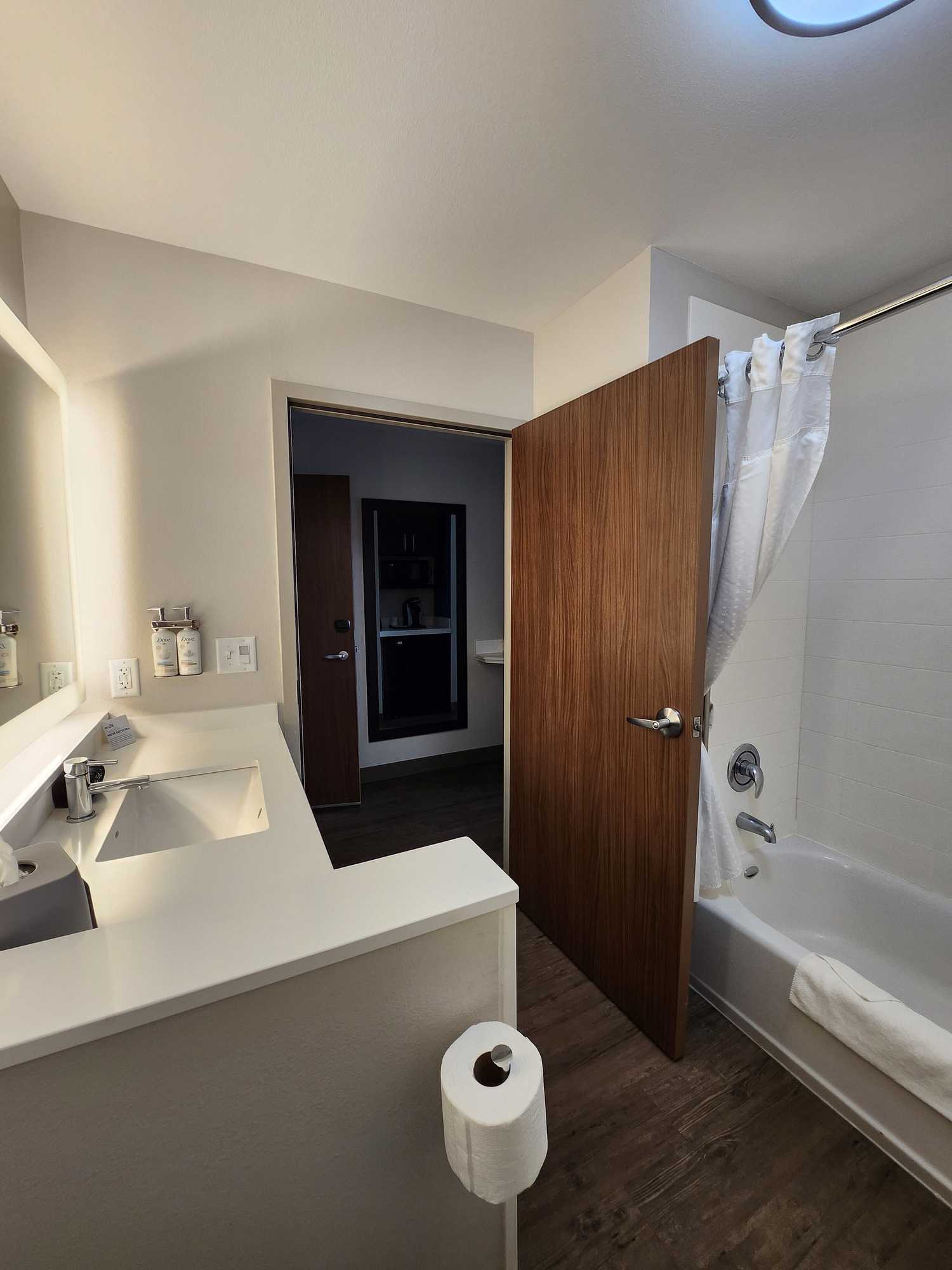 Gift card for Holiday Inn Express & Suites Camas - Vancouver by Ihg