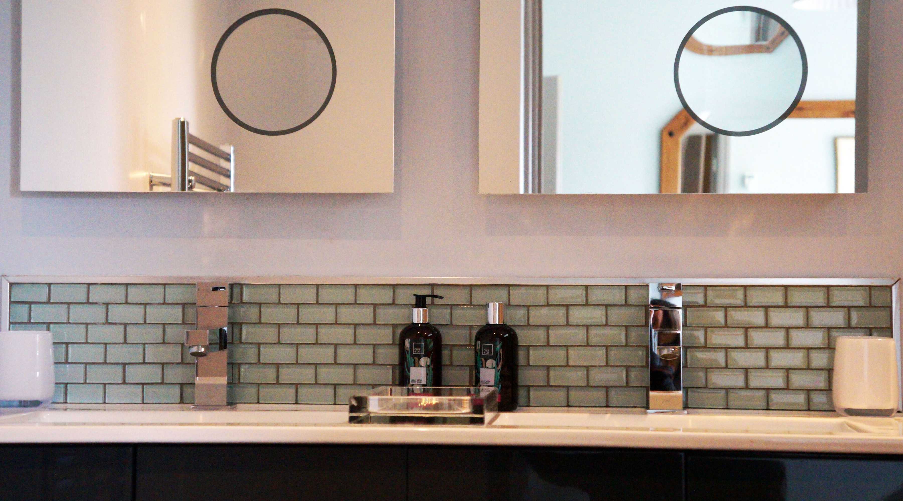 Gift card for The Globe Angle