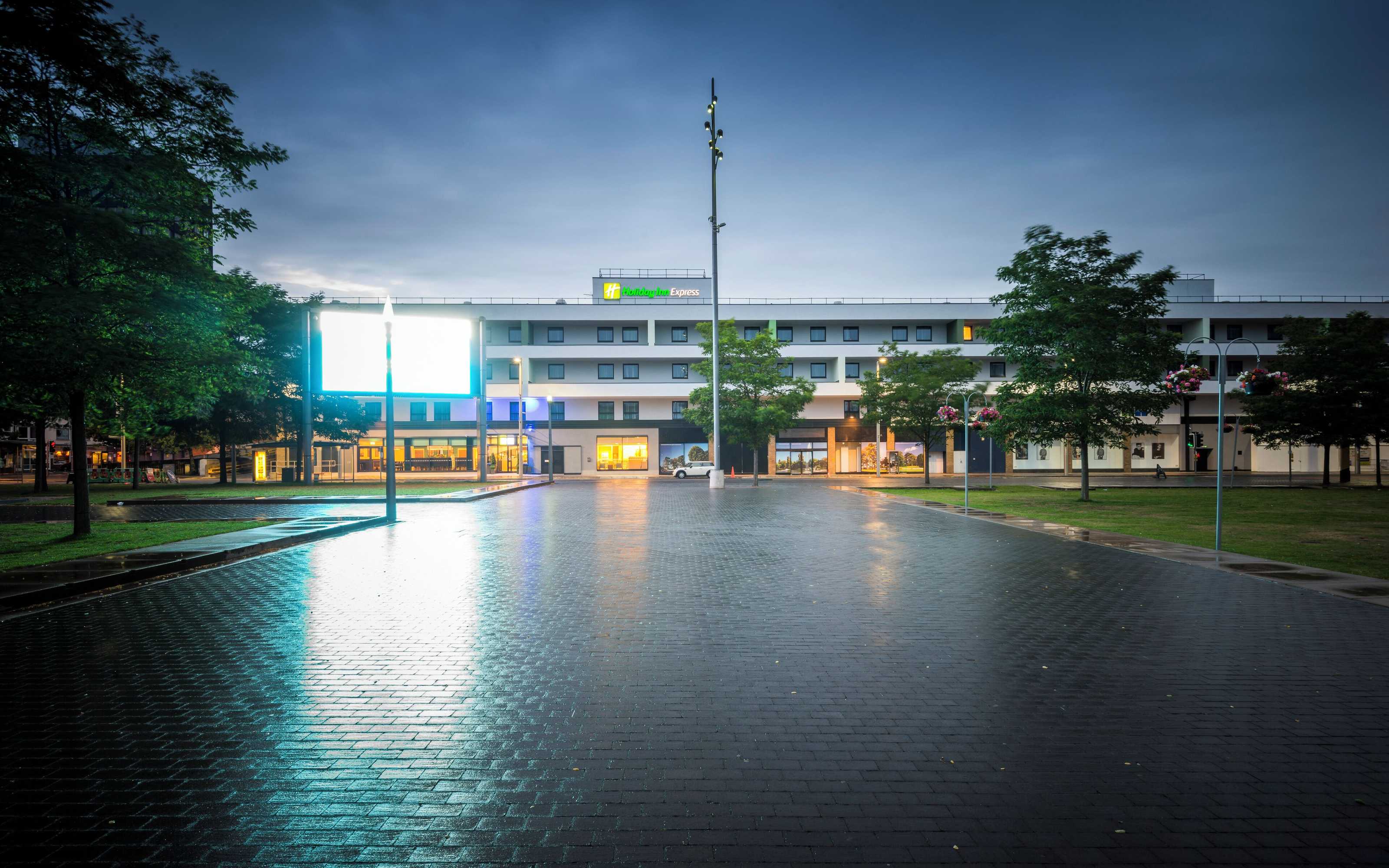 Gift card for Holiday Inn Express Middlesbrough - Centre Square by Ihg Gift card for Holiday Inn Express Middlesbrough - Centre Square by Ihg