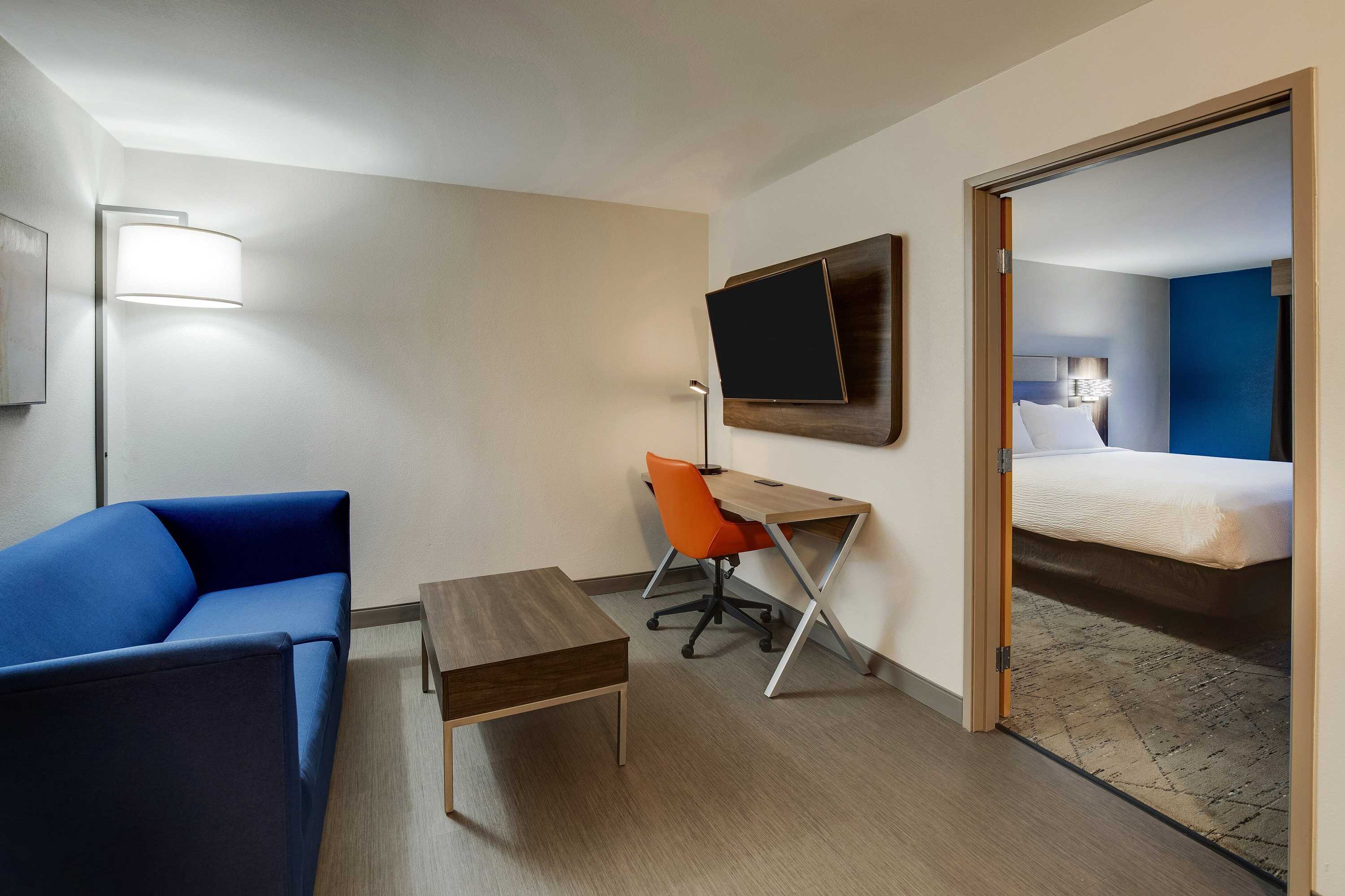 Gift card for Holiday Inn Express I-95 Capitol Beltway-Largo by Ihg Gift card for Holiday Inn Express I-95 Capitol Beltway-Largo by Ihg