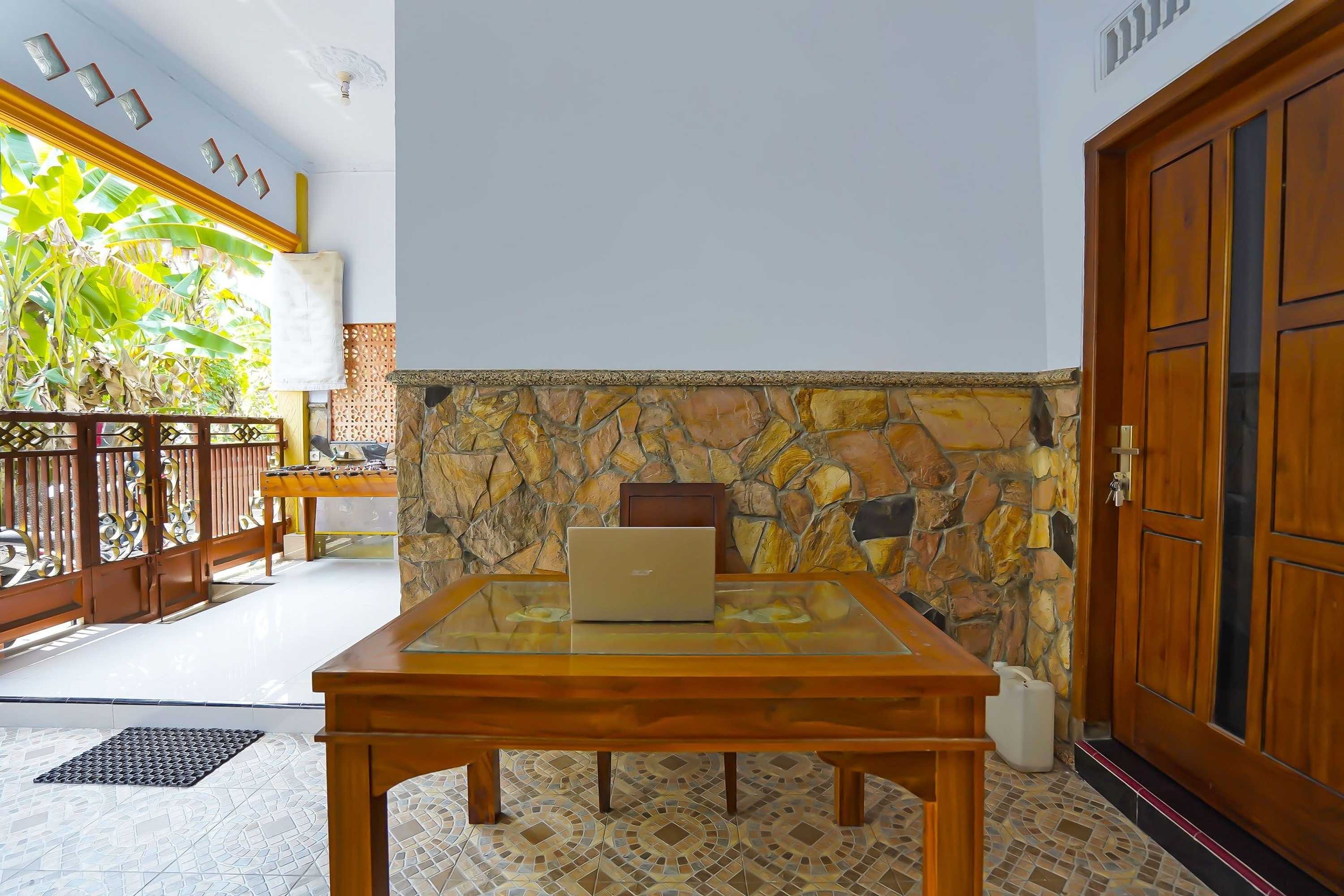 Gift card for Oyo 92416 Salsabila Homestay Gift card for Oyo 92416 Salsabila Homestay