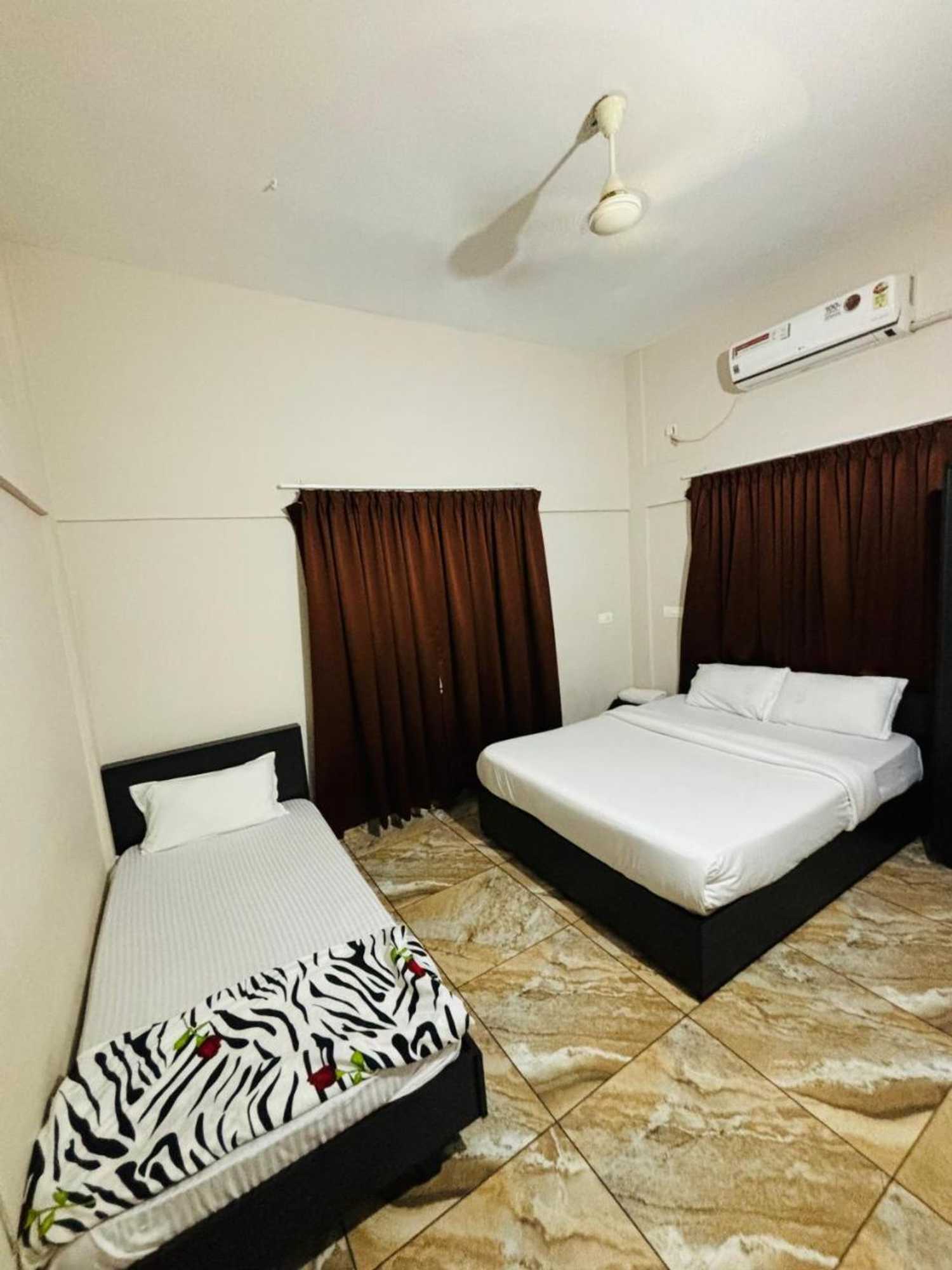 Gift card for Oyo 16417 Zahir Residency