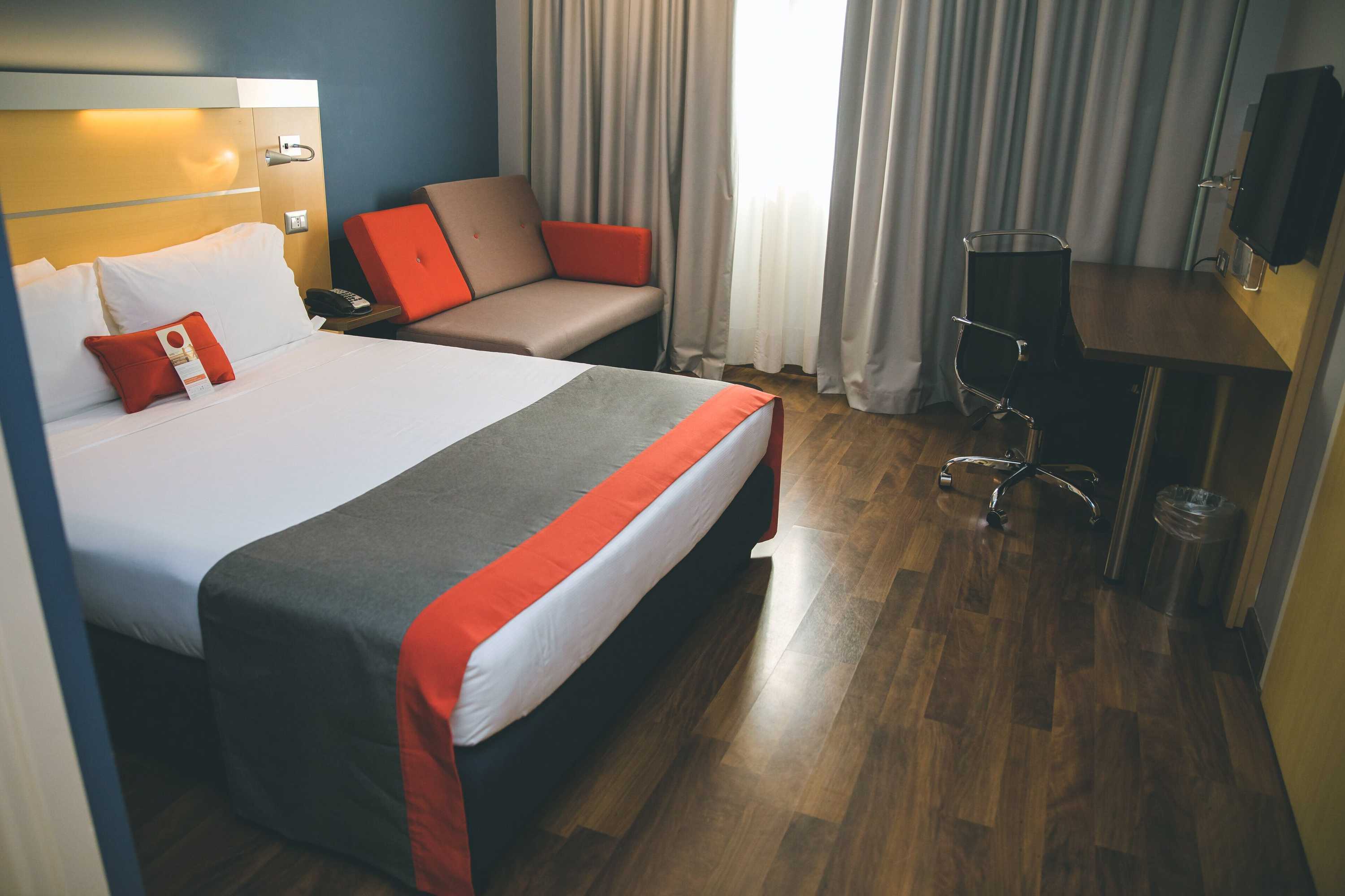Gift card for Holiday Inn Express Milan - Malpensa Airport by Ihg Gift card for Holiday Inn Express Milan - Malpensa Airport by Ihg