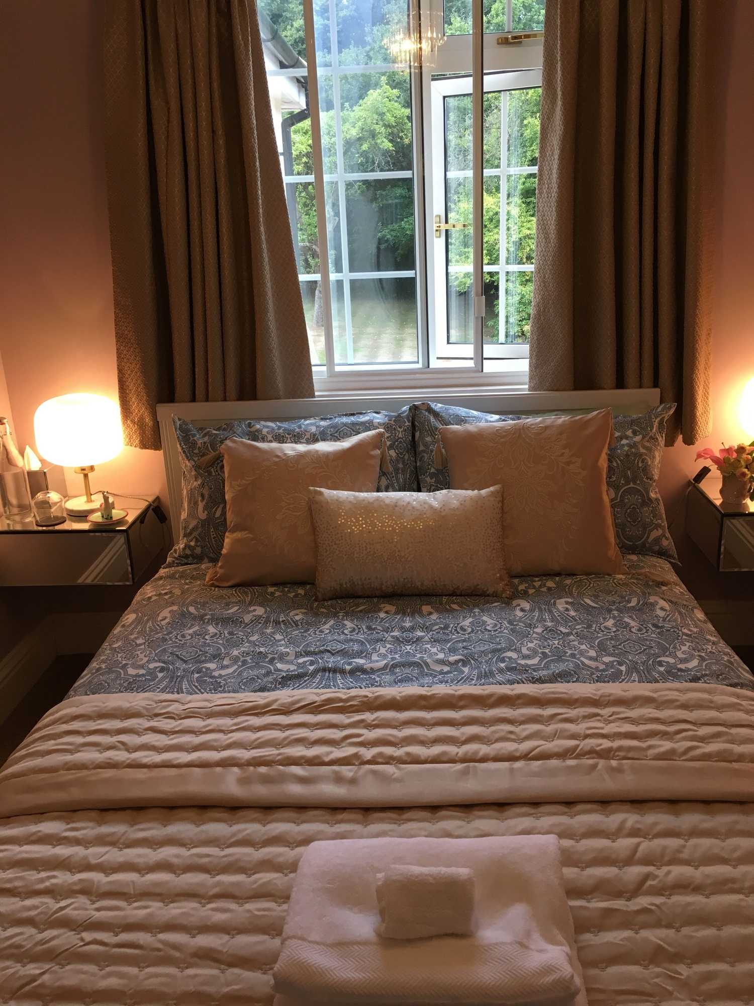 Gift card for Leafy Suburban Bed & Breakfast Gift card for Leafy Suburban Bed & Breakfast
