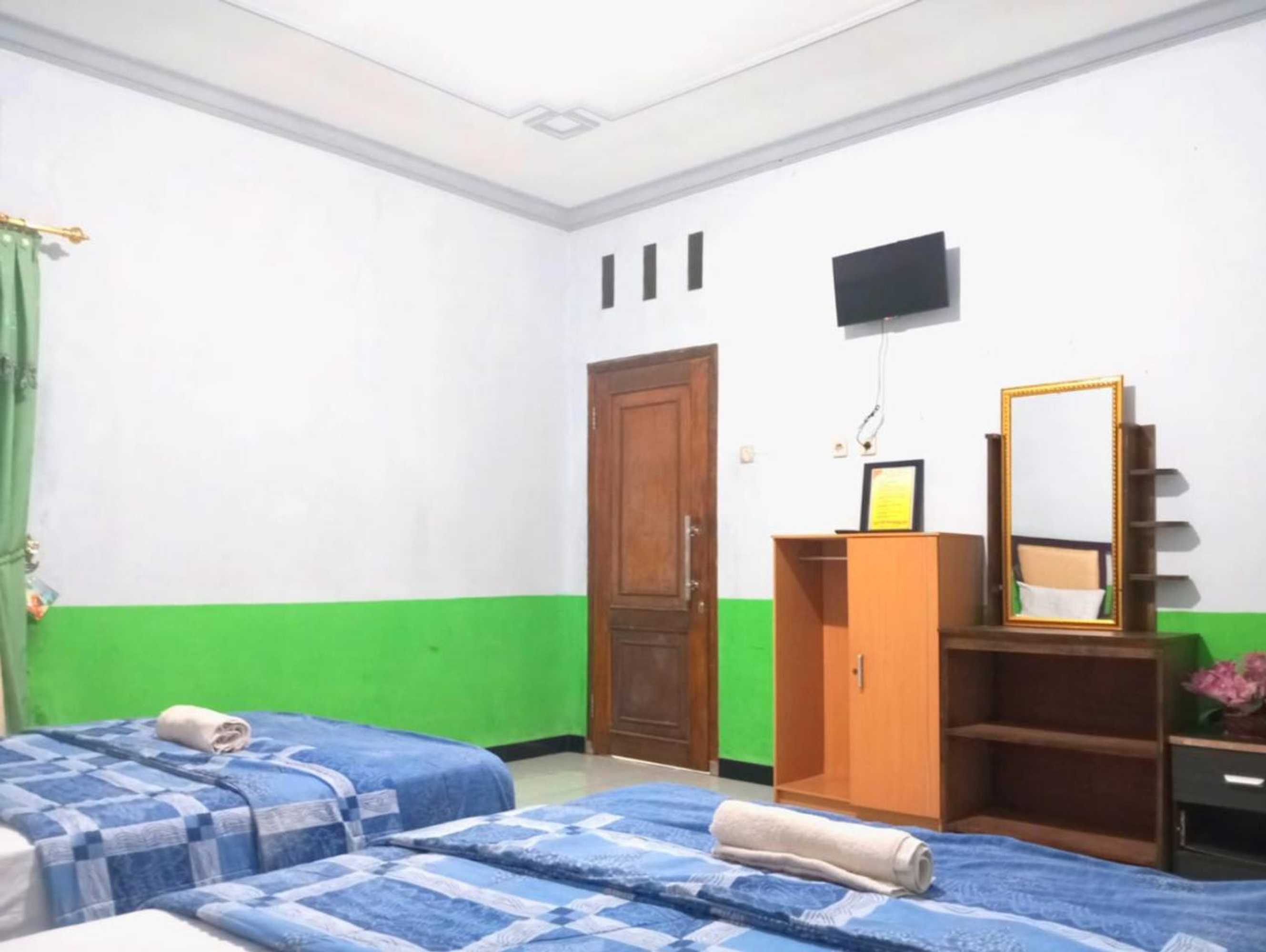 Gift card for Puspa Tiara Syar'i Guci Mitra Reddoorz